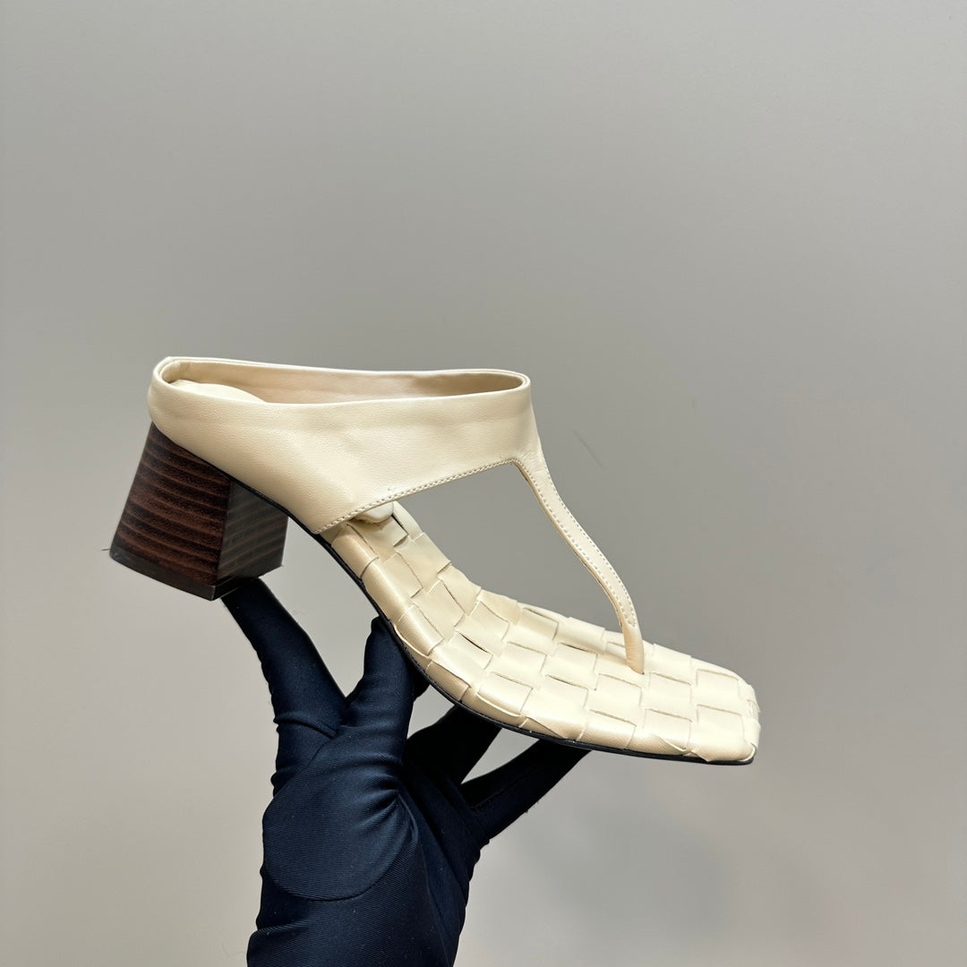 MARELLA THONG IN BISQUE BEIGE LEATHER WITH SIGNATURE INTRECCIATO INSOLE 55 MM - 35