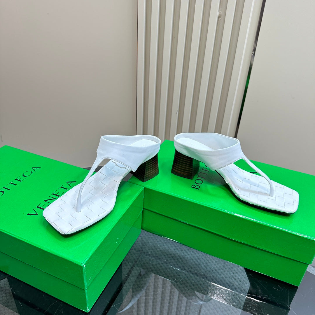 MARELLA THONG IN WHITE LEATHER WITH SIGNATURE INTRECCIATO INSOLE 55 MM - 35