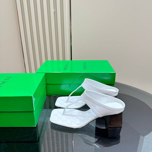 MARELLA THONG IN WHITE LEATHER WITH SIGNATURE INTRECCIATO INSOLE 55 MM - 35