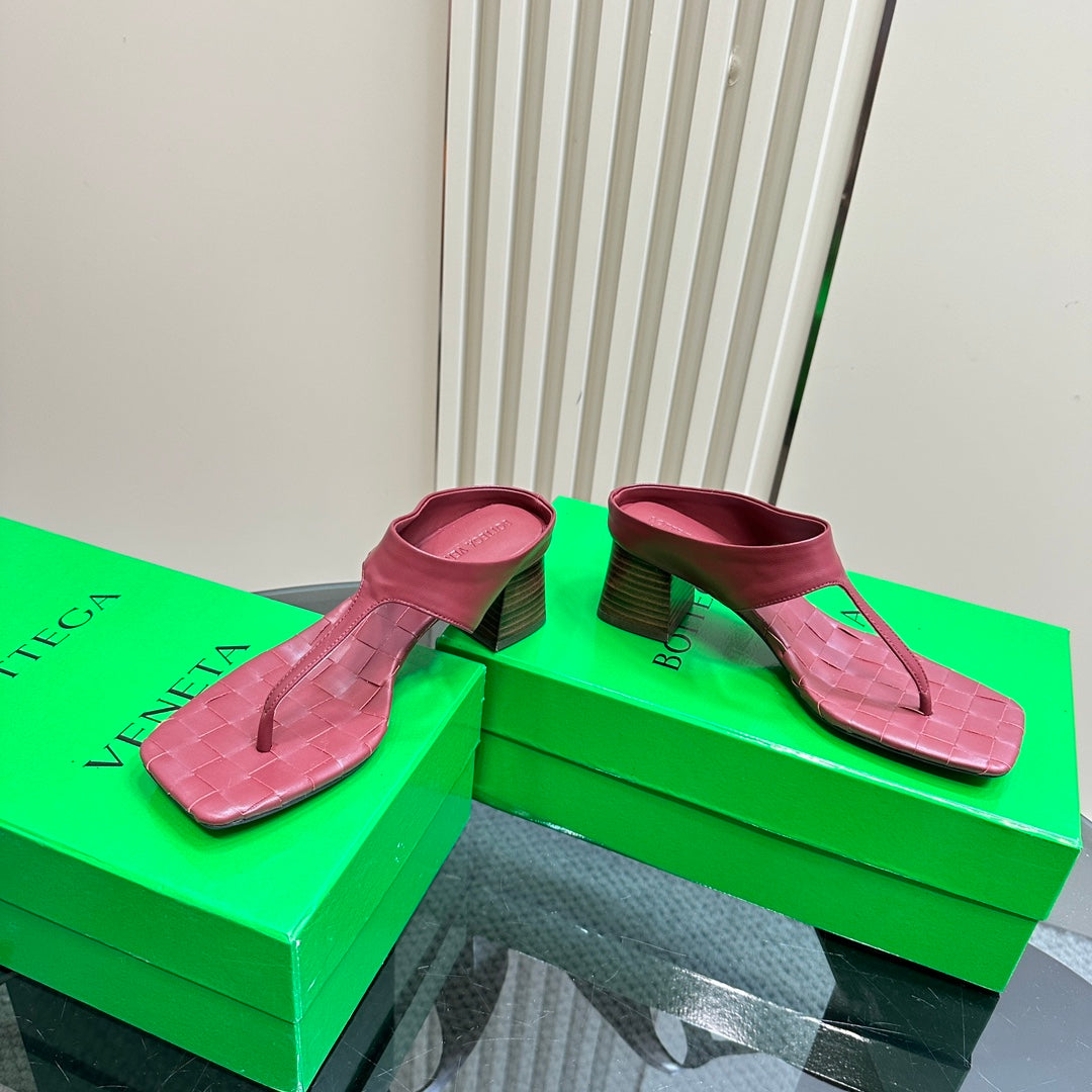 MARELLA THONG IN CURRANT RED LEATHER WITH SIGNATURE INTRECCIATO INSOLE 55 MM - 35