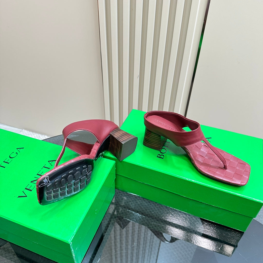 MARELLA THONG IN CURRANT RED LEATHER WITH SIGNATURE INTRECCIATO INSOLE 55 MM - 35