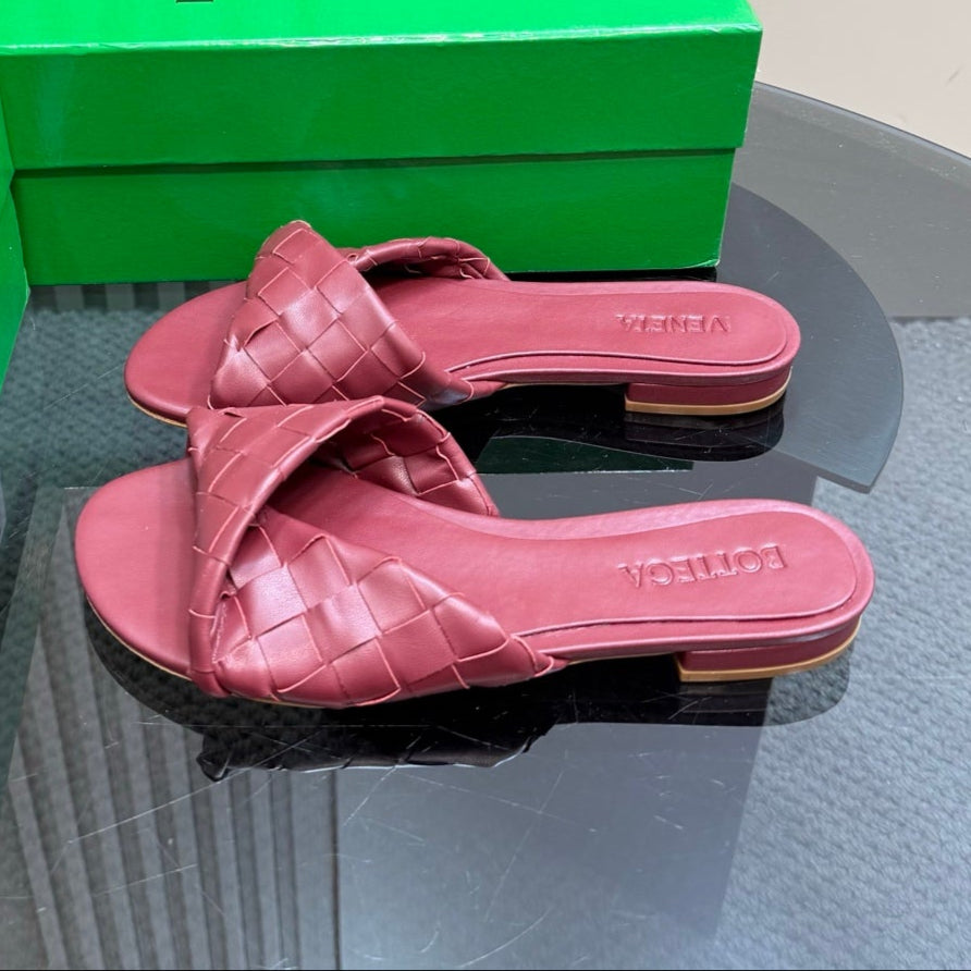 BLINK FLAT MULE IN BERRY RED INTRECCIATO LEATHER - 35