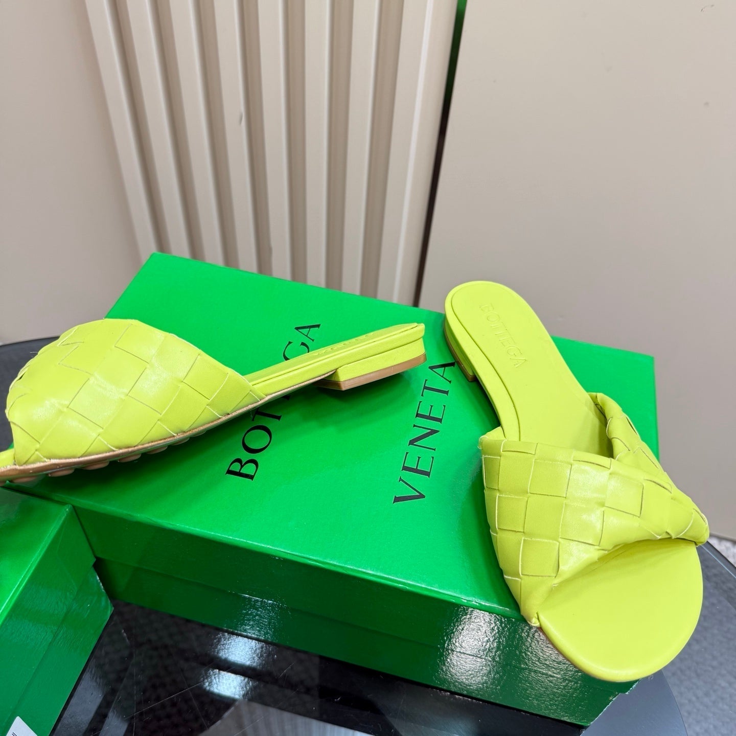 BLINK FLAT MULE IN NEON YELLOW INTRECCIATO LEATHER - 35