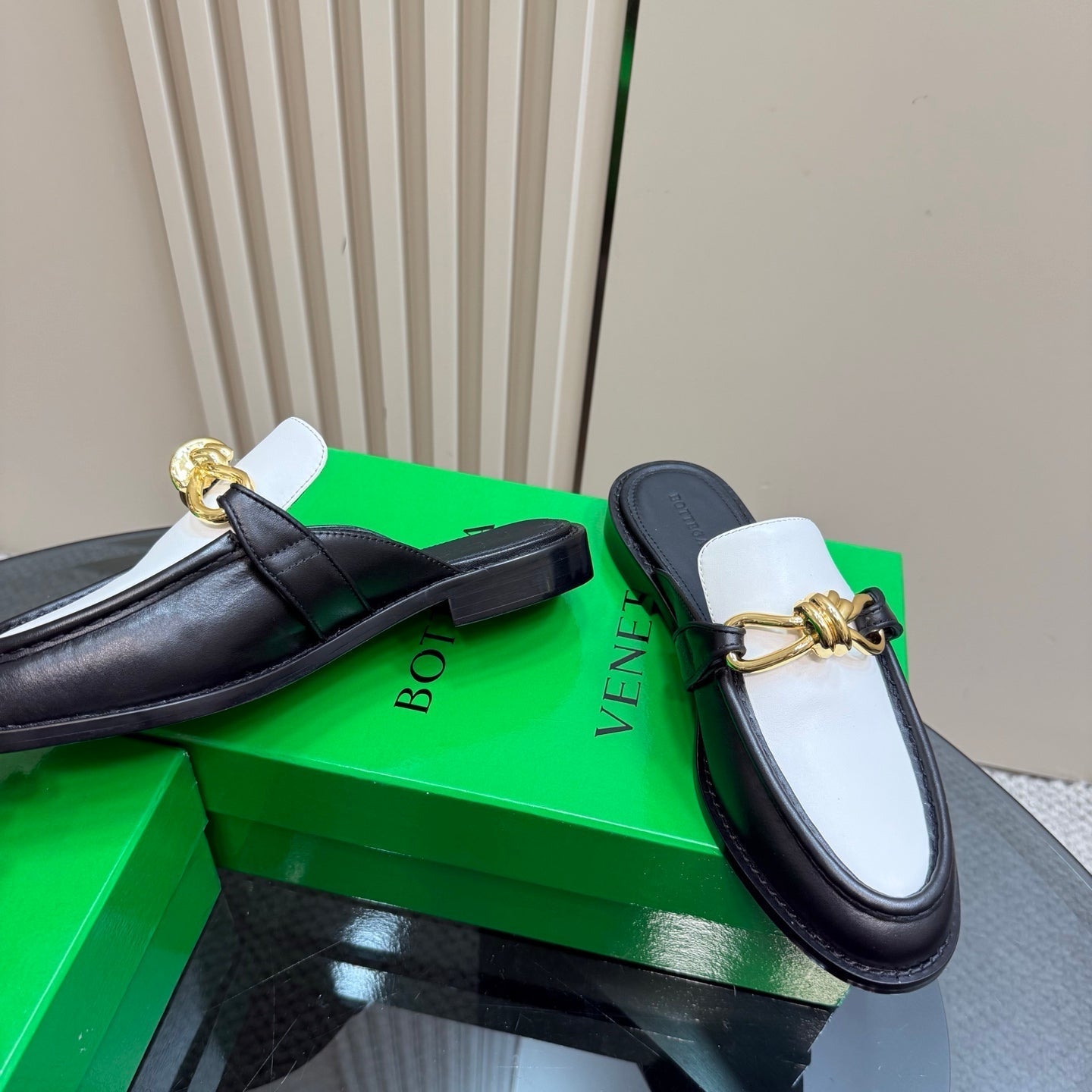 ASTAIRE MULE IN WHITE MIX BLACK CALFSKIN WITH GOLD HARDWARE - 35