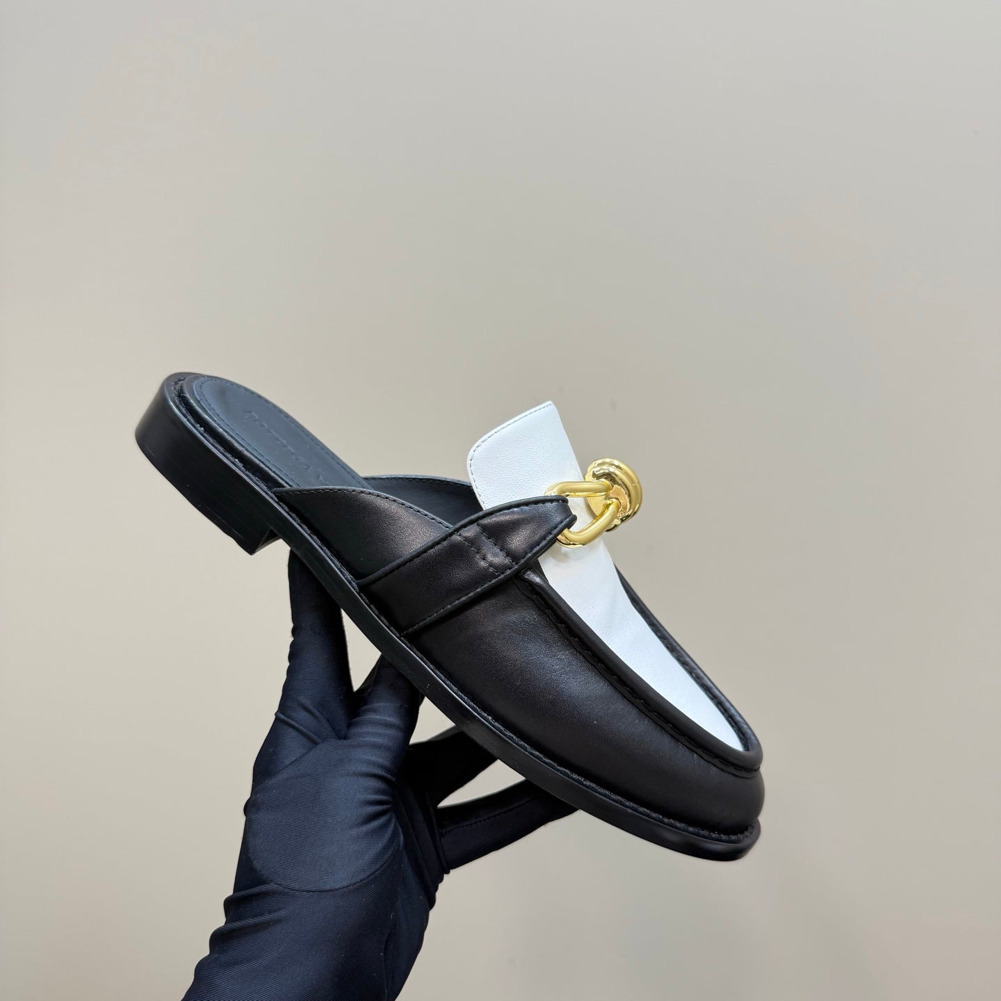 ASTAIRE MULE IN WHITE MIX BLACK CALFSKIN WITH GOLD HARDWARE - 35