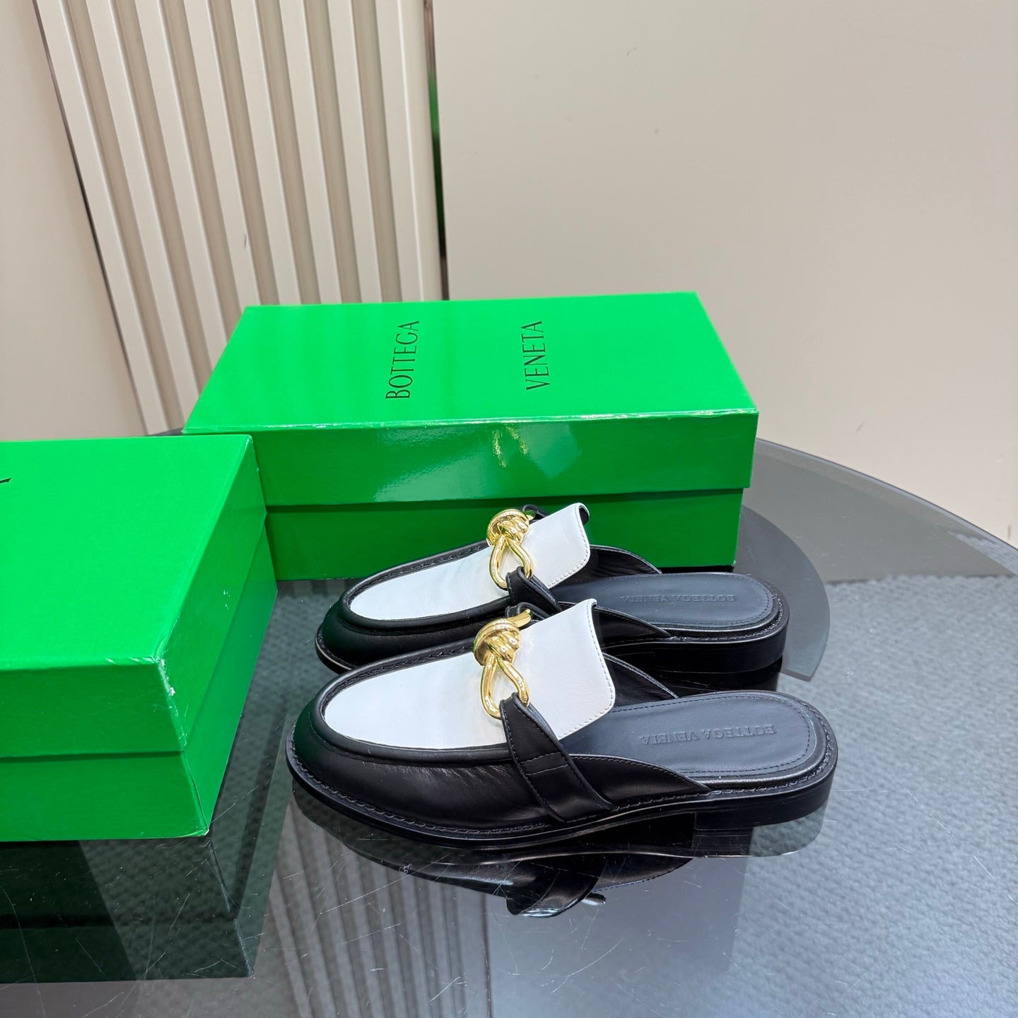ASTAIRE MULE IN WHITE MIX BLACK CALFSKIN WITH GOLD HARDWARE - 35