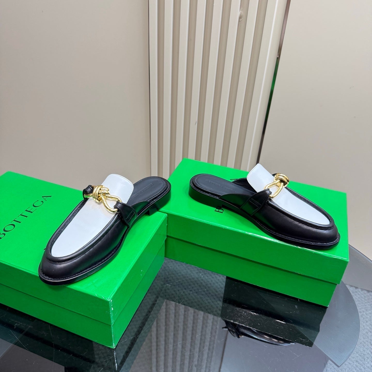 ASTAIRE MULE IN WHITE MIX BLACK CALFSKIN WITH GOLD HARDWARE - 35
