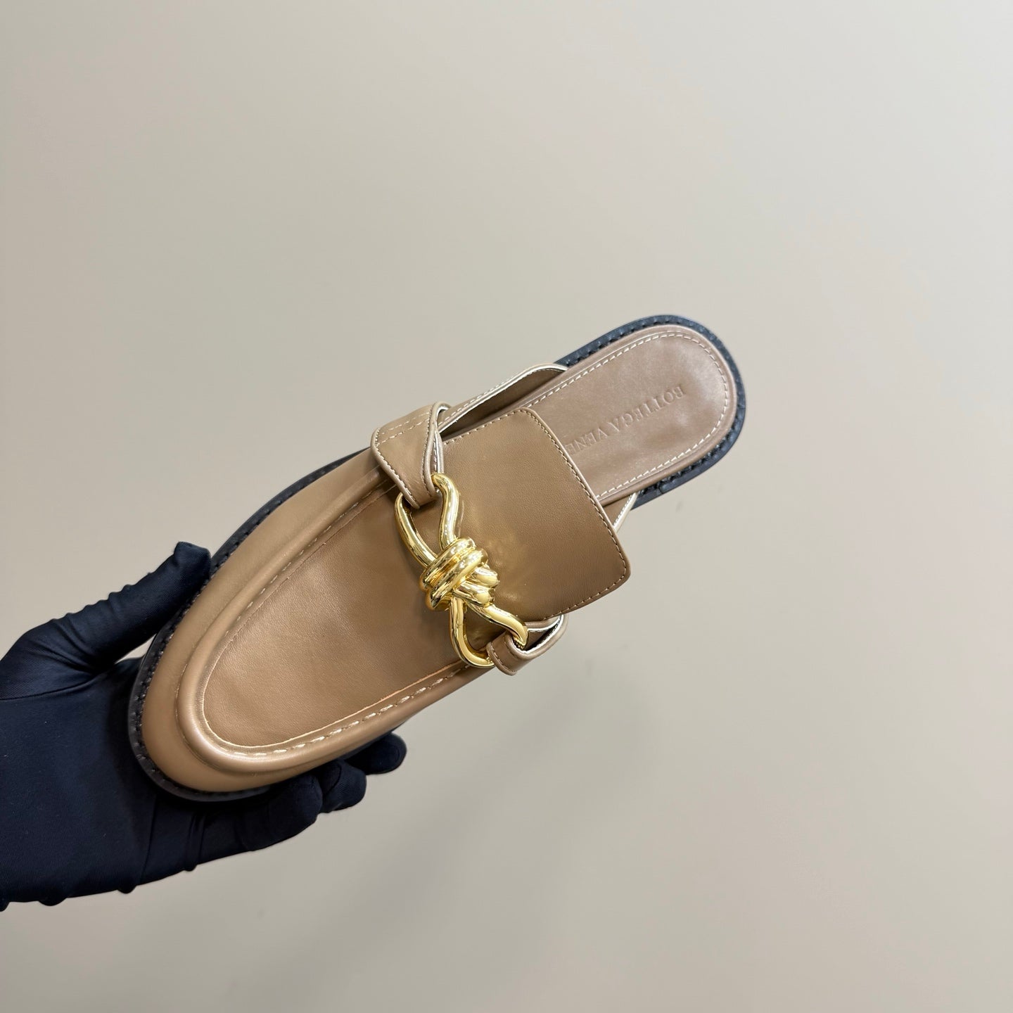 ASTAIRE MULE IN LIGHT BROWN CALFSKIN WITH GOLD HARDWARE - 35