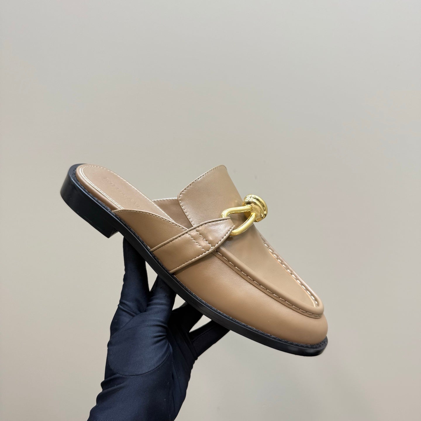 ASTAIRE MULE IN LIGHT BROWN CALFSKIN WITH GOLD HARDWARE - 35