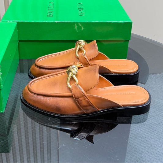 ASTAIRE MULE IN CINNAMON BROWN CALFSKIN WITH GOLD HARDWARE - 35