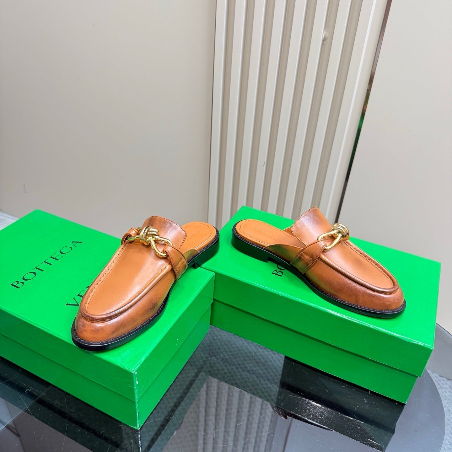 ASTAIRE MULE IN CINNAMON BROWN CALFSKIN WITH GOLD HARDWARE - 35