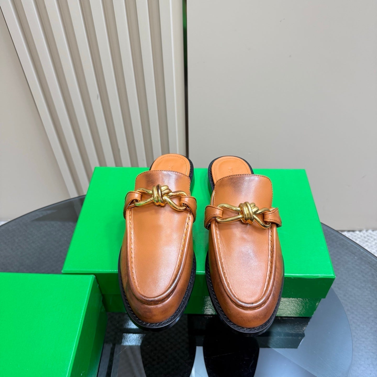 ASTAIRE MULE IN CINNAMON BROWN CALFSKIN WITH GOLD HARDWARE - 35