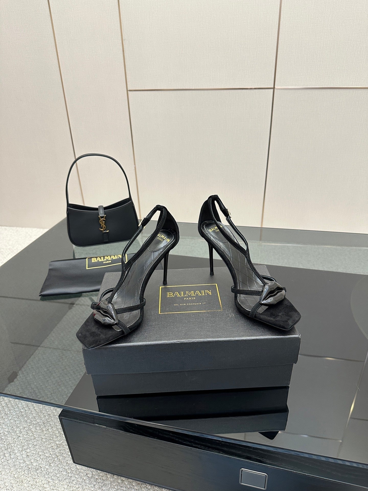 BALMAIN 25S LIPS SANDALS 10 IN BLACK SUEDE - 35