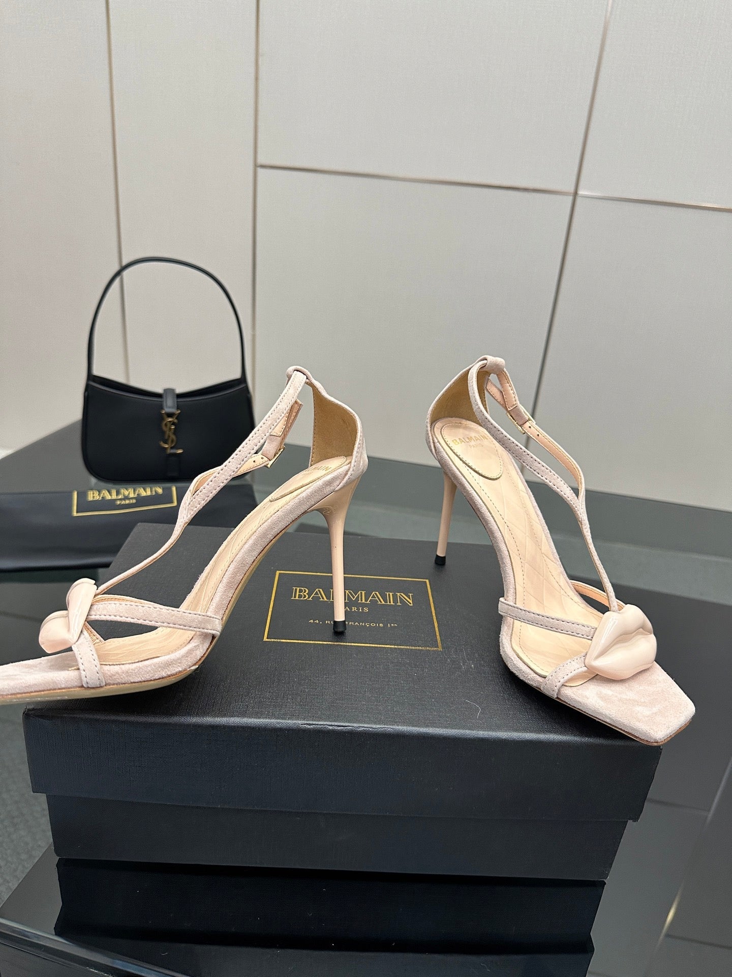 BALMAIN 25S LIPS SANDALS 10 IN BLUSH BEIGE SUEDE - 35