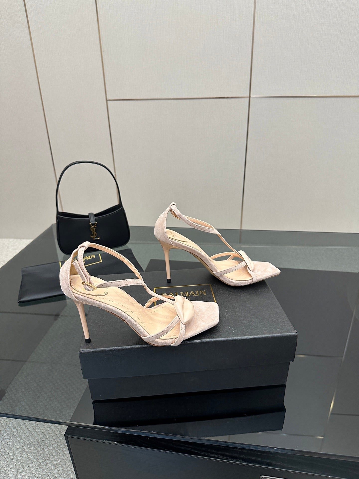 BALMAIN 25S LIPS SANDALS 10 IN BLUSH BEIGE SUEDE - 35
