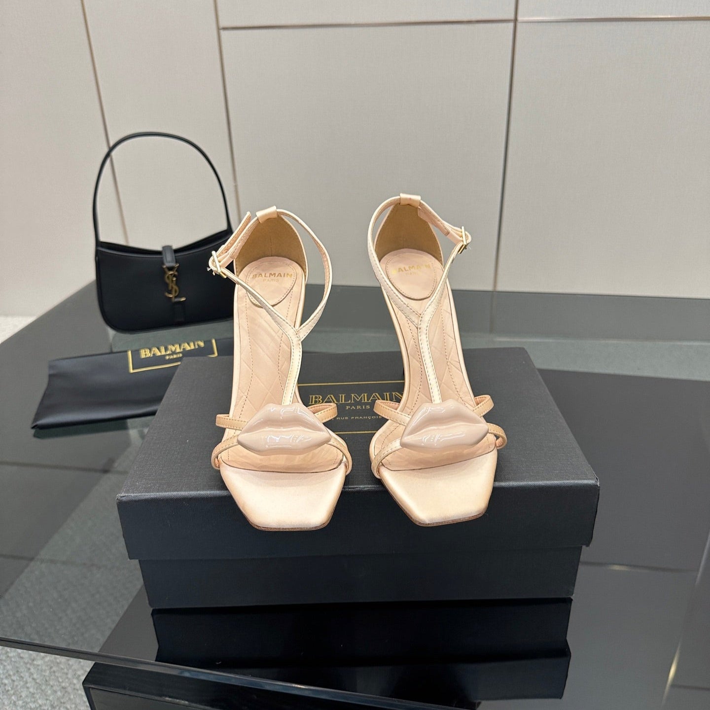 BALMAIN 25S LIPS SANDALS 10 IN BLUSH BEIGE SATIN - 35