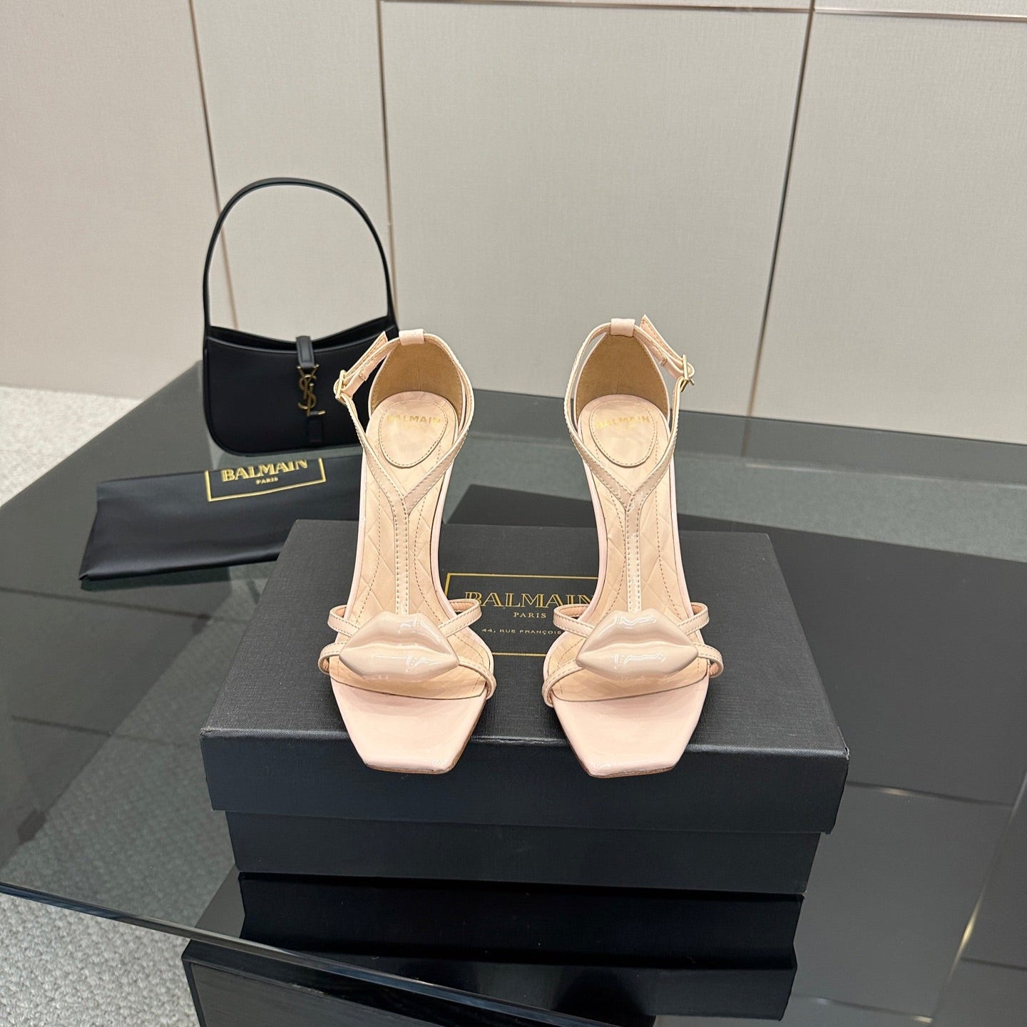 BALMAIN 25S LIPS SANDALS 10 IN BLUSH BEIGE CALFSKIN - 35