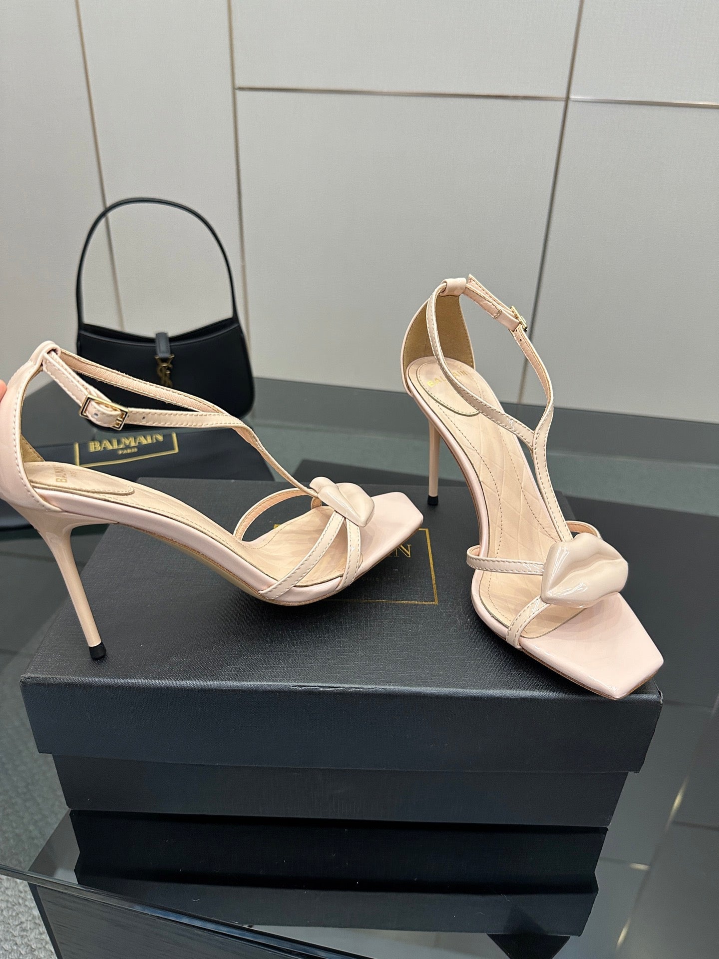 BALMAIN 25S LIPS SANDALS 10 IN BLUSH BEIGE CALFSKIN - 35