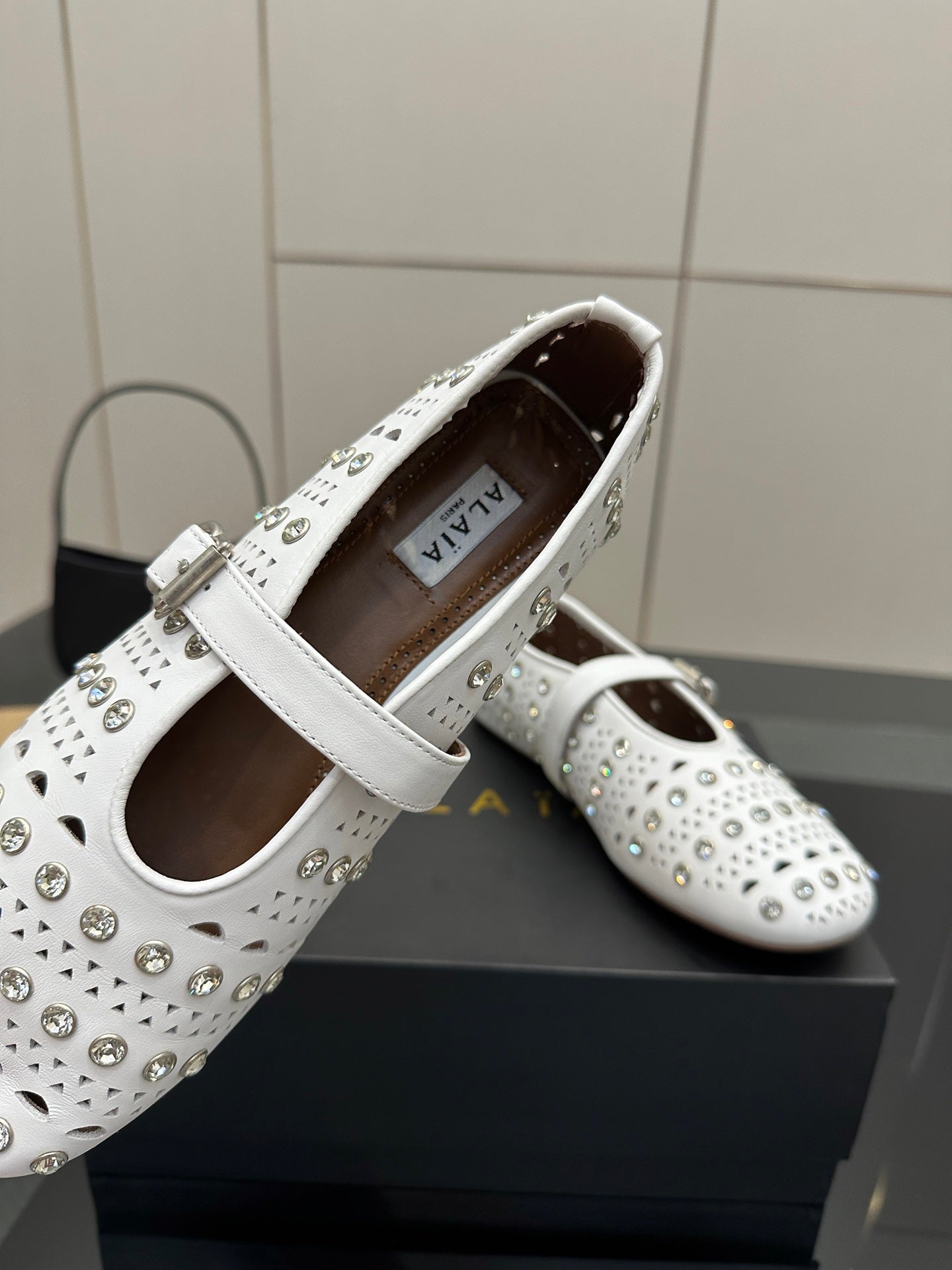 ALAIA BALLET SHOES 25S IN WHITE LAMBSKIN WITH CRYSTAL DETAILING - 34