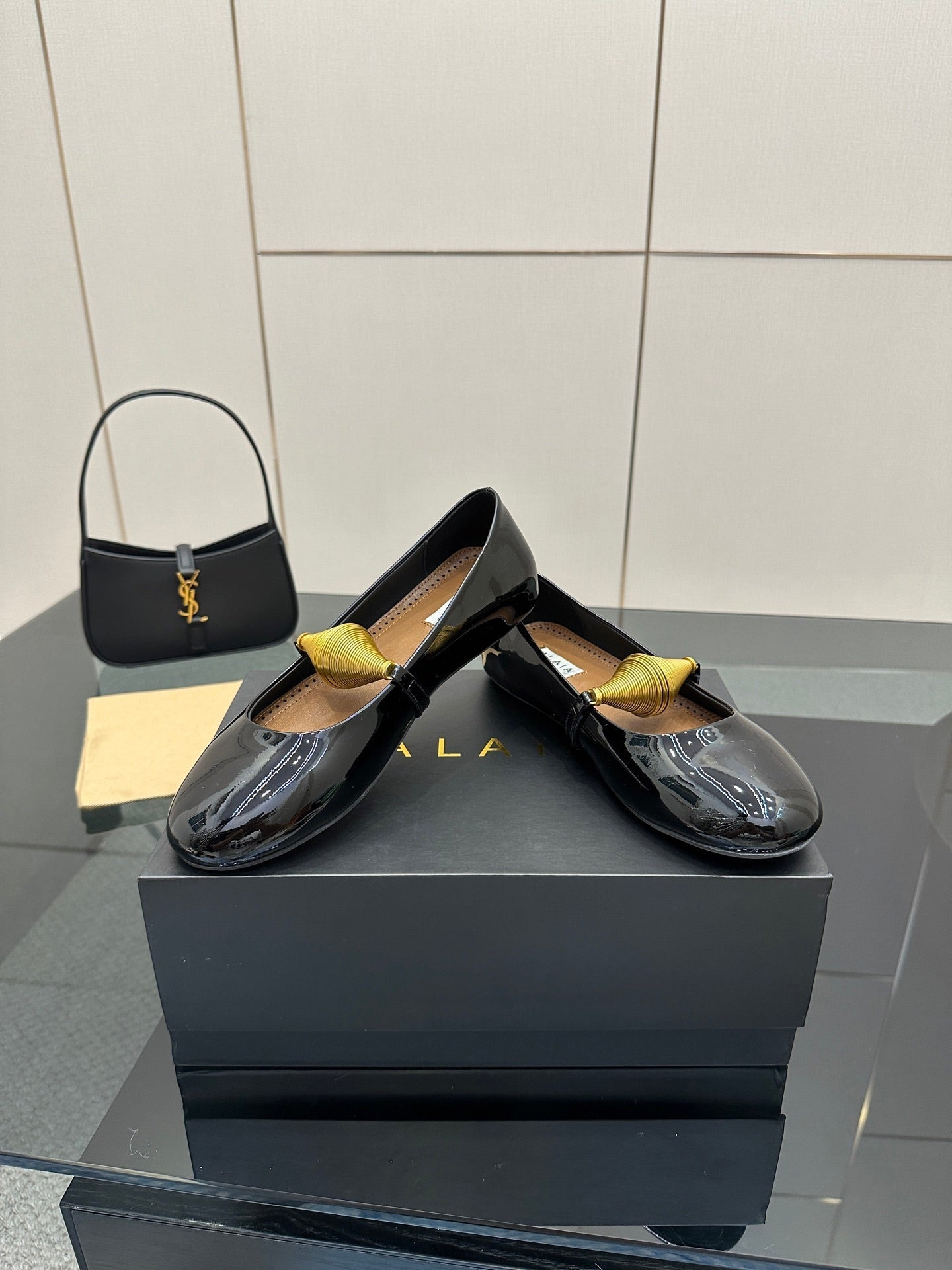 ALAIA BALLET SHOES 25S IN BLACK PATENT LEATHER WITH GOLD HARDWARE - 34