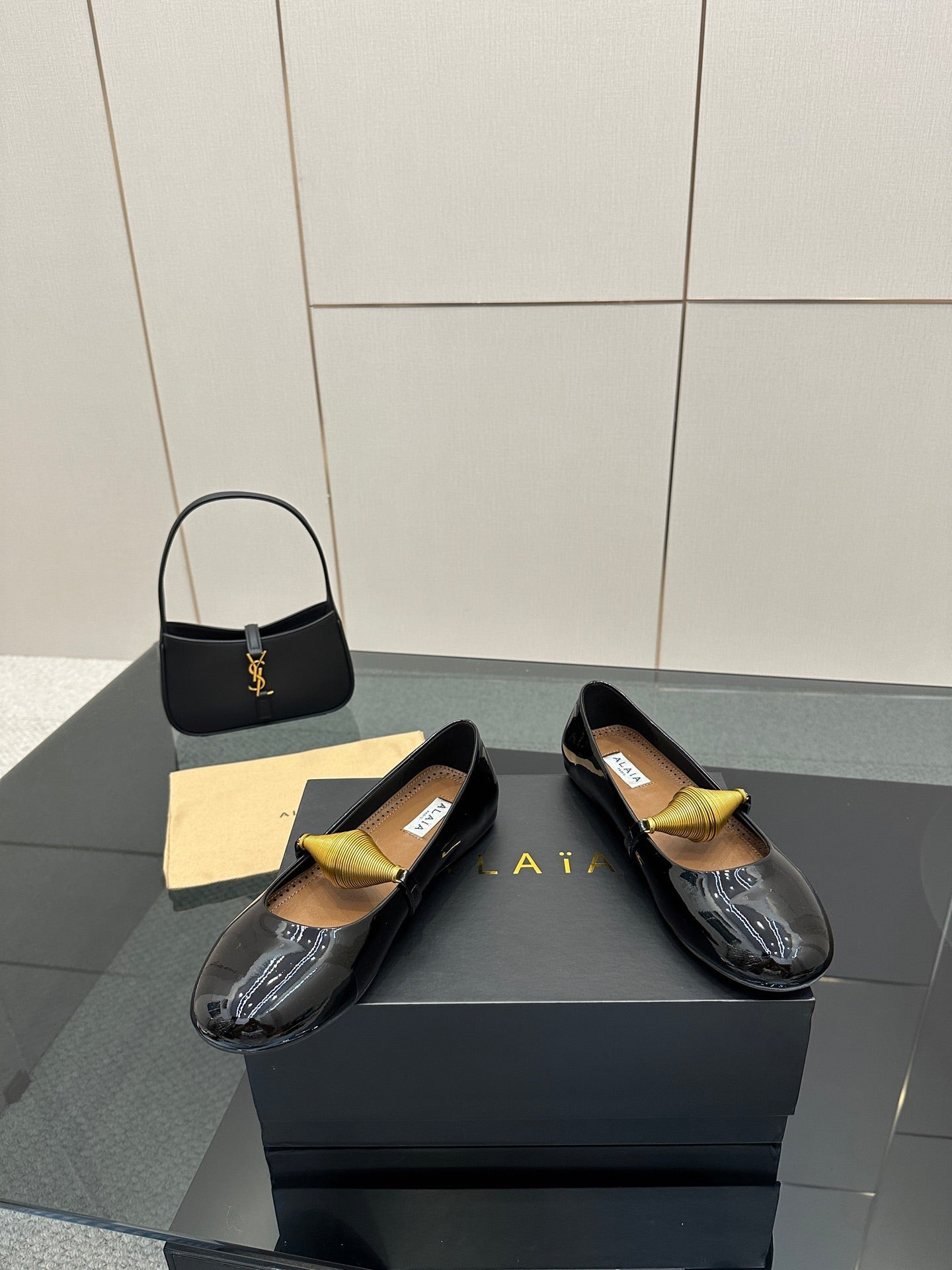 ALAIA BALLET SHOES 25S IN BLACK PATENT LEATHER WITH GOLD HARDWARE - 34