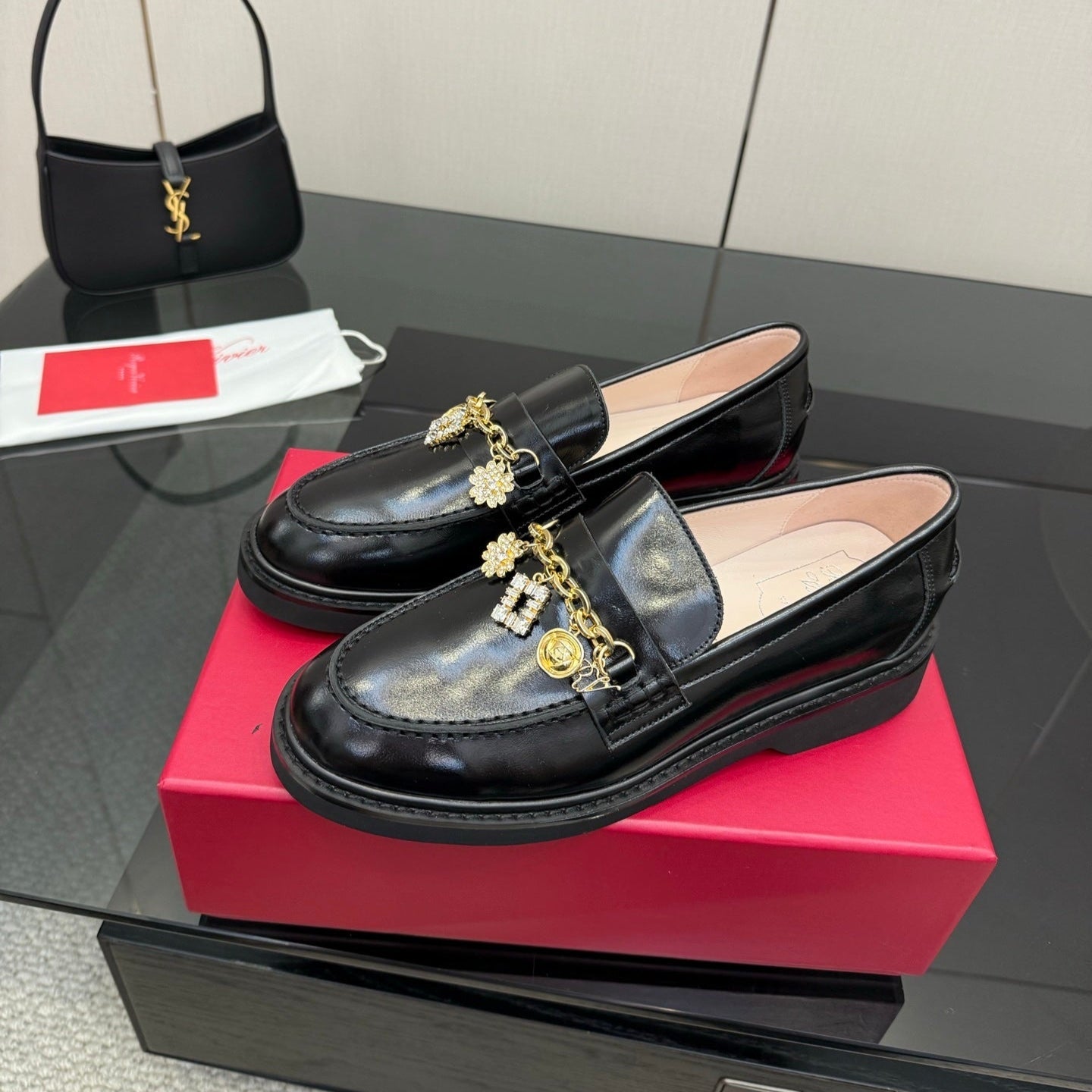 ROGER VIVIER 25S RANGERS CHAIN LOAFER IN BLACK CALFSKIN - 35