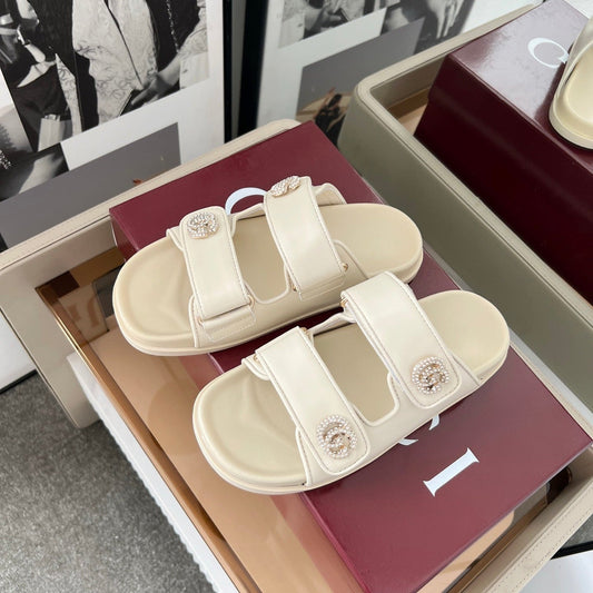 DOUBLE G CRYSTAL FLAT SANDALS IN IVORY SOFT LAMBSKIN - 35
