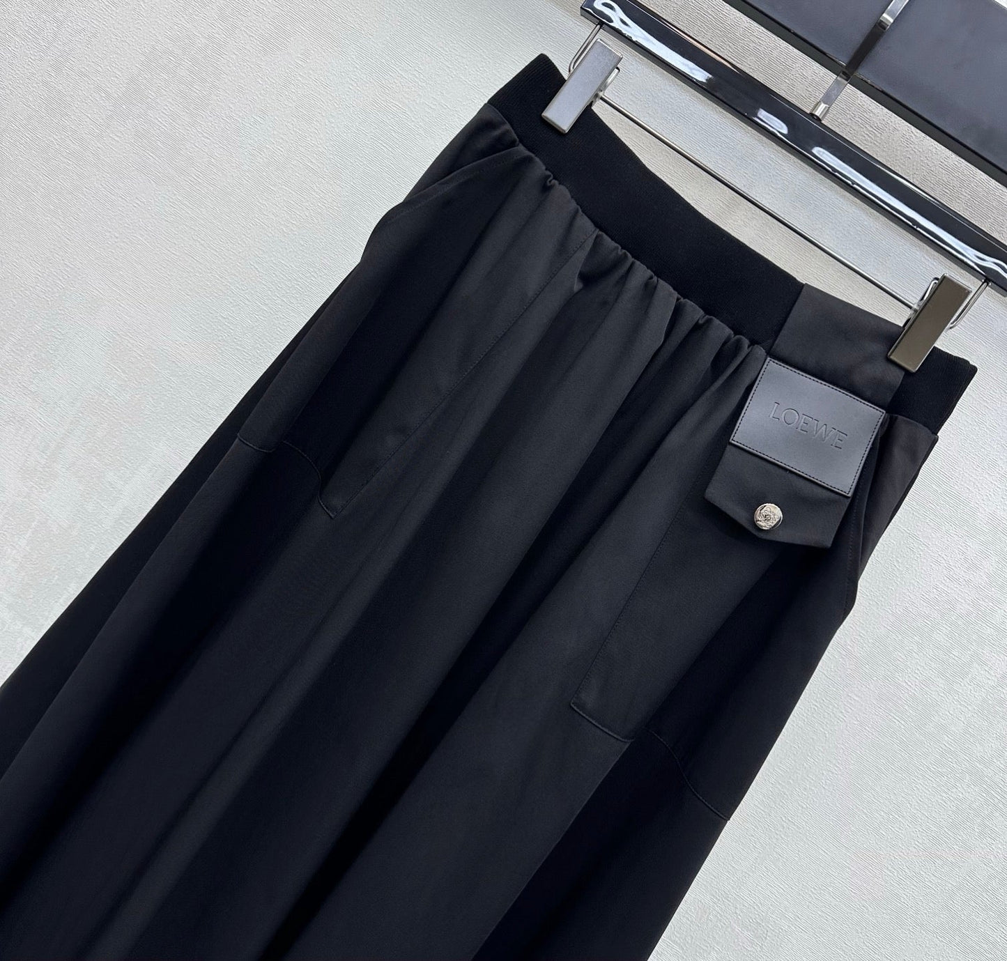 LOEWE 26S PLEATED MIDI SKIRT 495