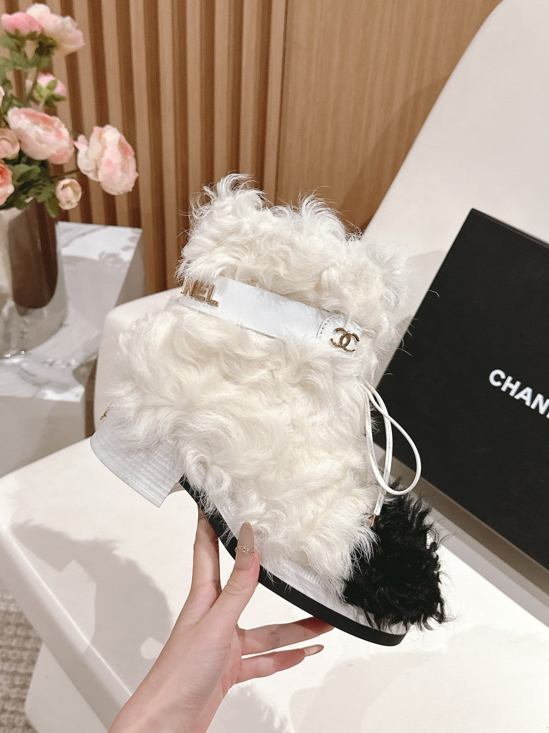 SHORT BOOTS IN WHITE LAMB FUR AND LAMBSKIN 962186 - 35