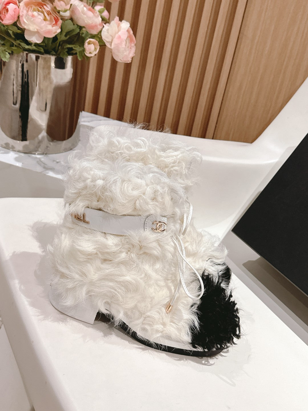 SHORT BOOTS IN WHITE LAMB FUR AND LAMBSKIN 962186 - 35
