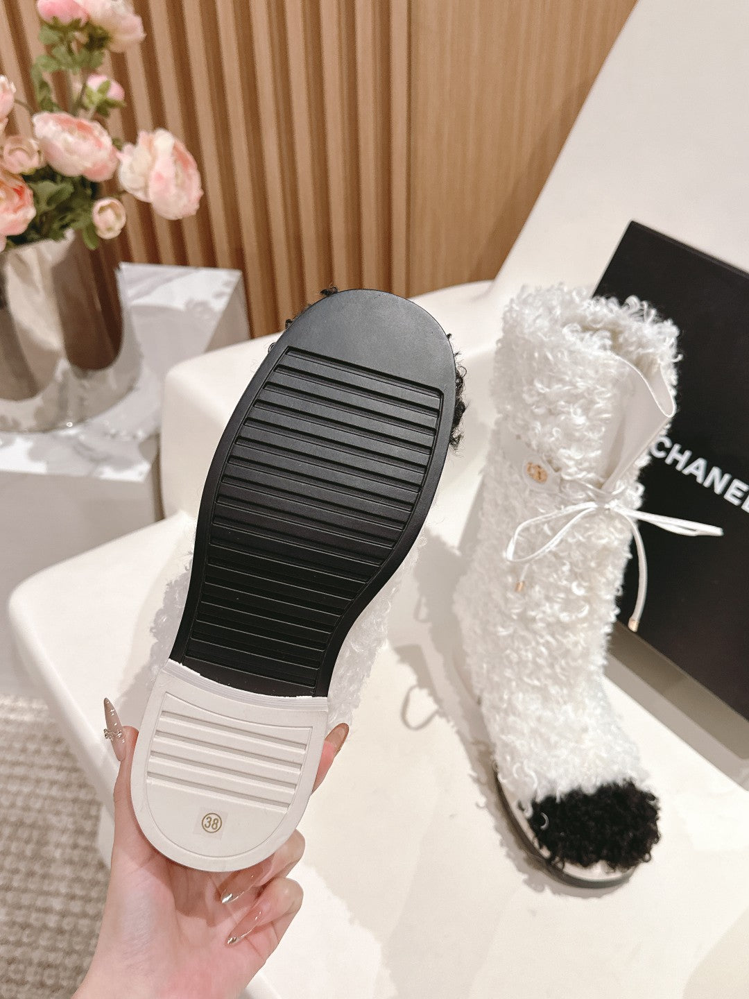 SHORT BOOTS IN WHITE LAMB FUR AND LAMBSKIN 962188 - 35