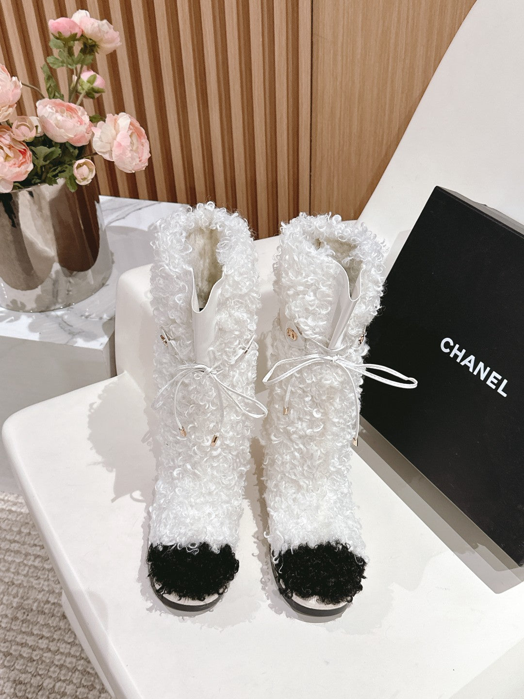 SHORT BOOTS IN WHITE LAMB FUR AND LAMBSKIN 962188 - 35