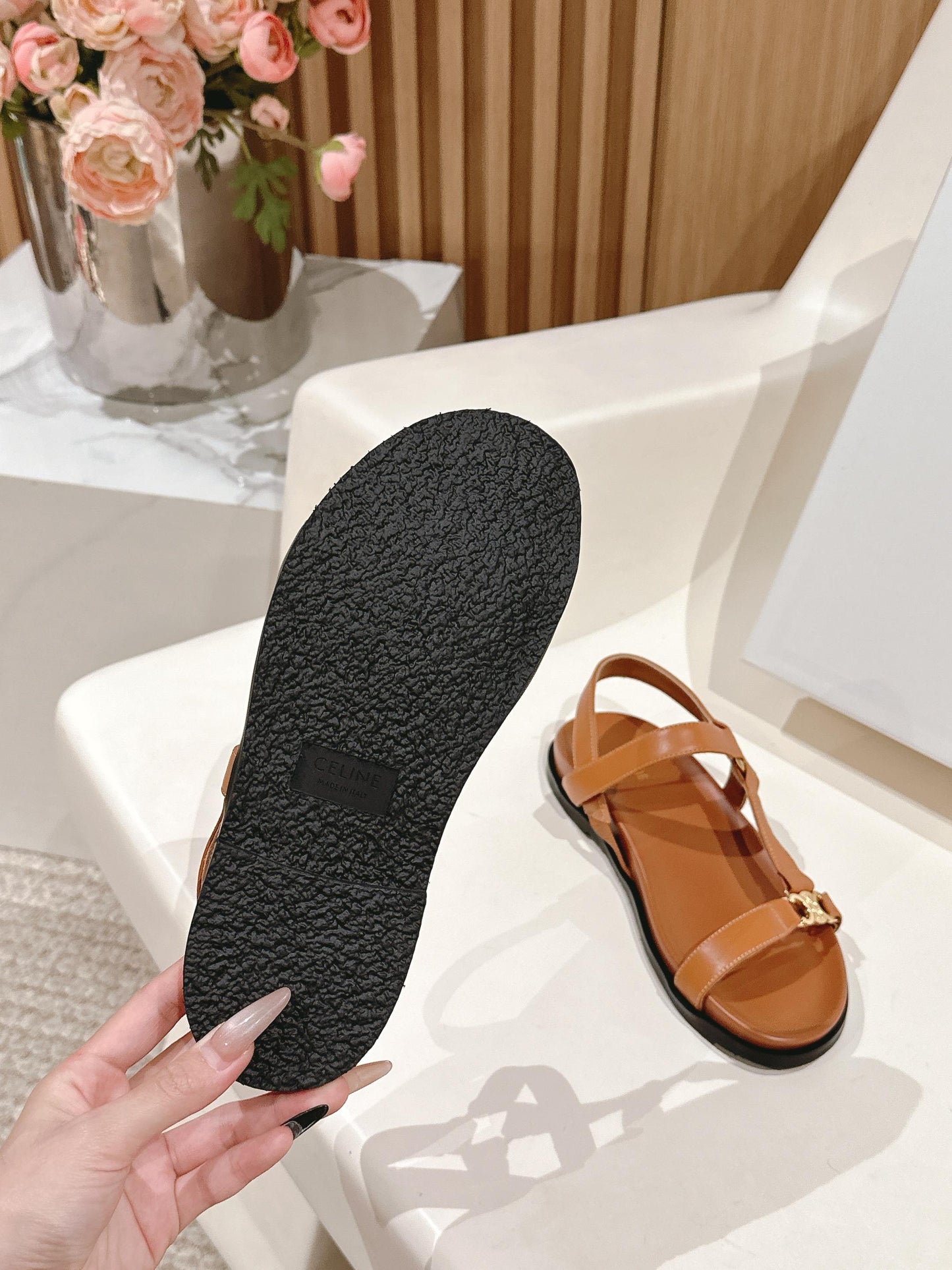MAUD SANDAL WITH TRIOMPHE IN LIGHT CARAMEL BROWN CALFSKIN - 35