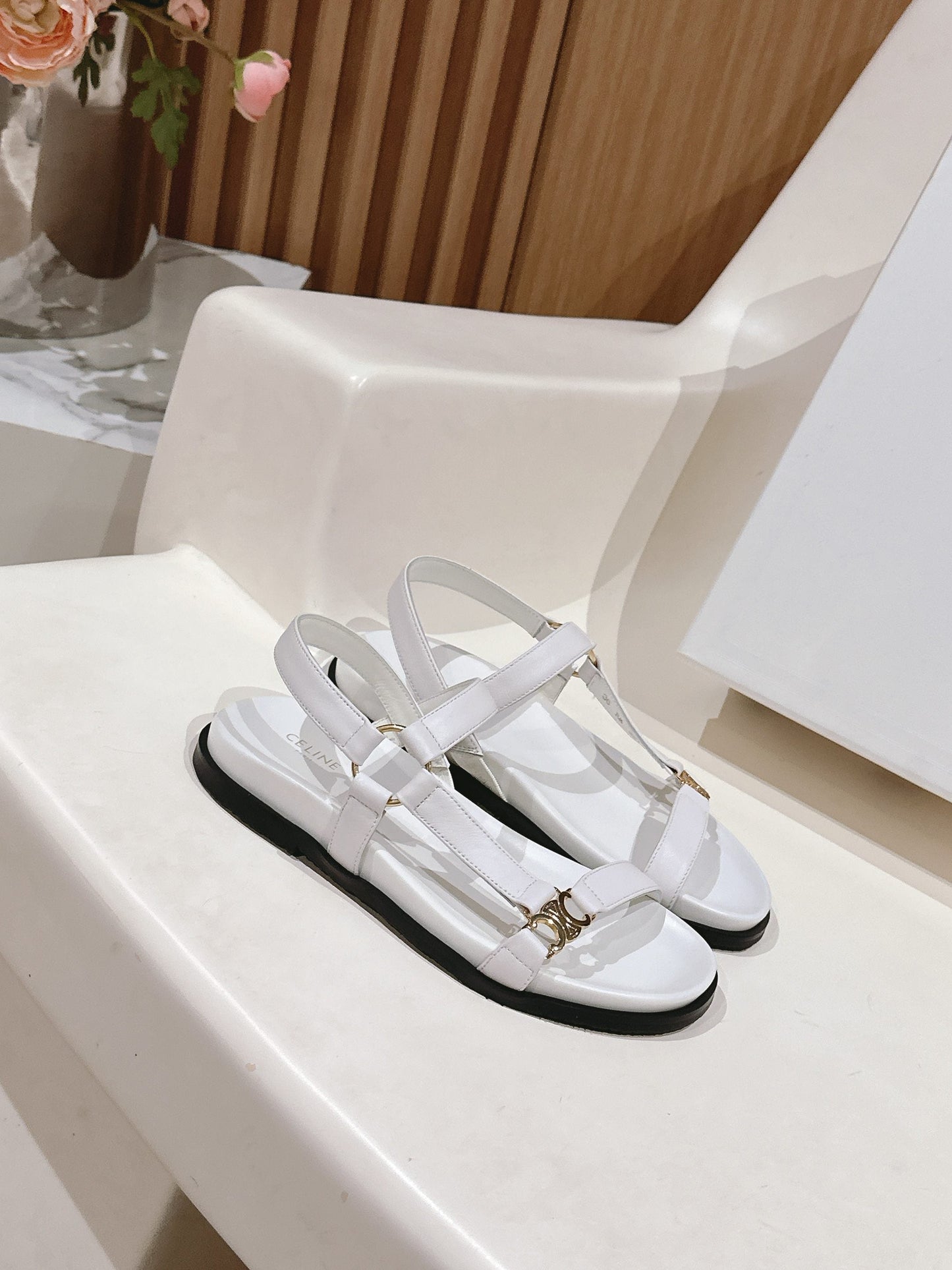 MAUD SANDAL WITH TRIOMPHE IN WHITE CALFSKIN - 35