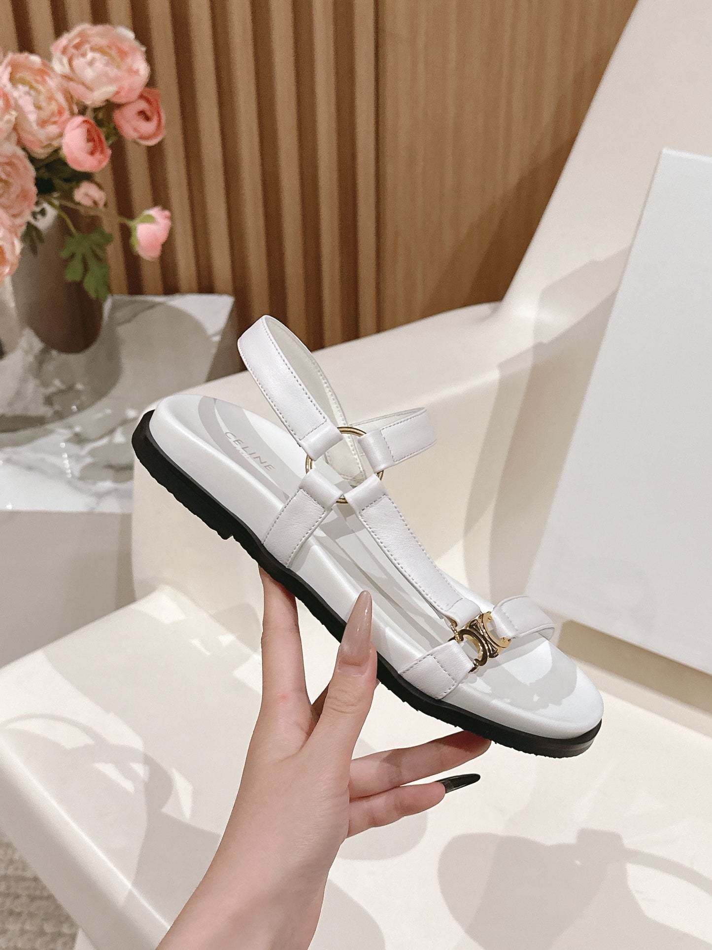 MAUD SANDAL WITH TRIOMPHE IN WHITE CALFSKIN - 35