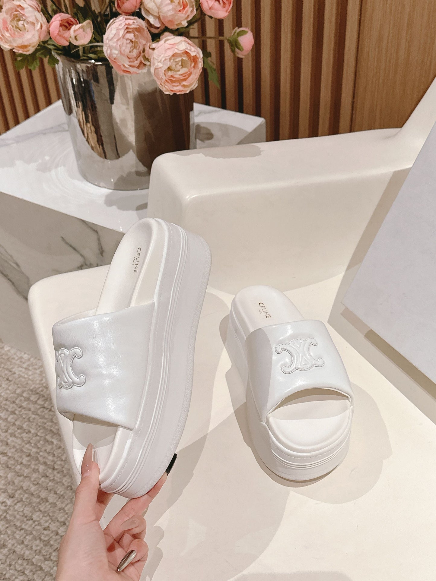 BLOCK SLIDE WITH TRIOMPHE IN WHITE SMOOTH LAMBSKIN - 35