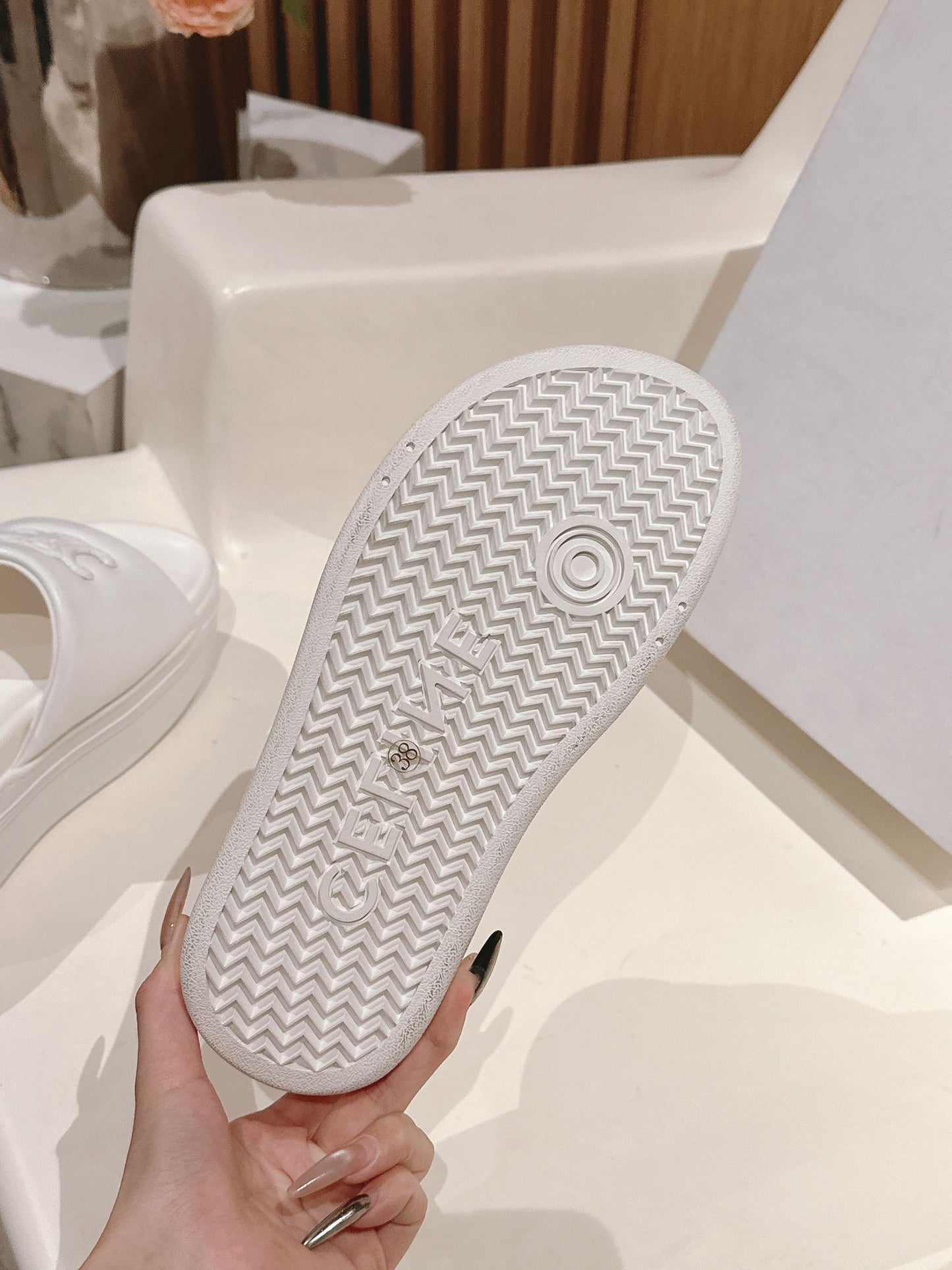 BLOCK SLIDE WITH TRIOMPHE IN WHITE SMOOTH LAMBSKIN - 35