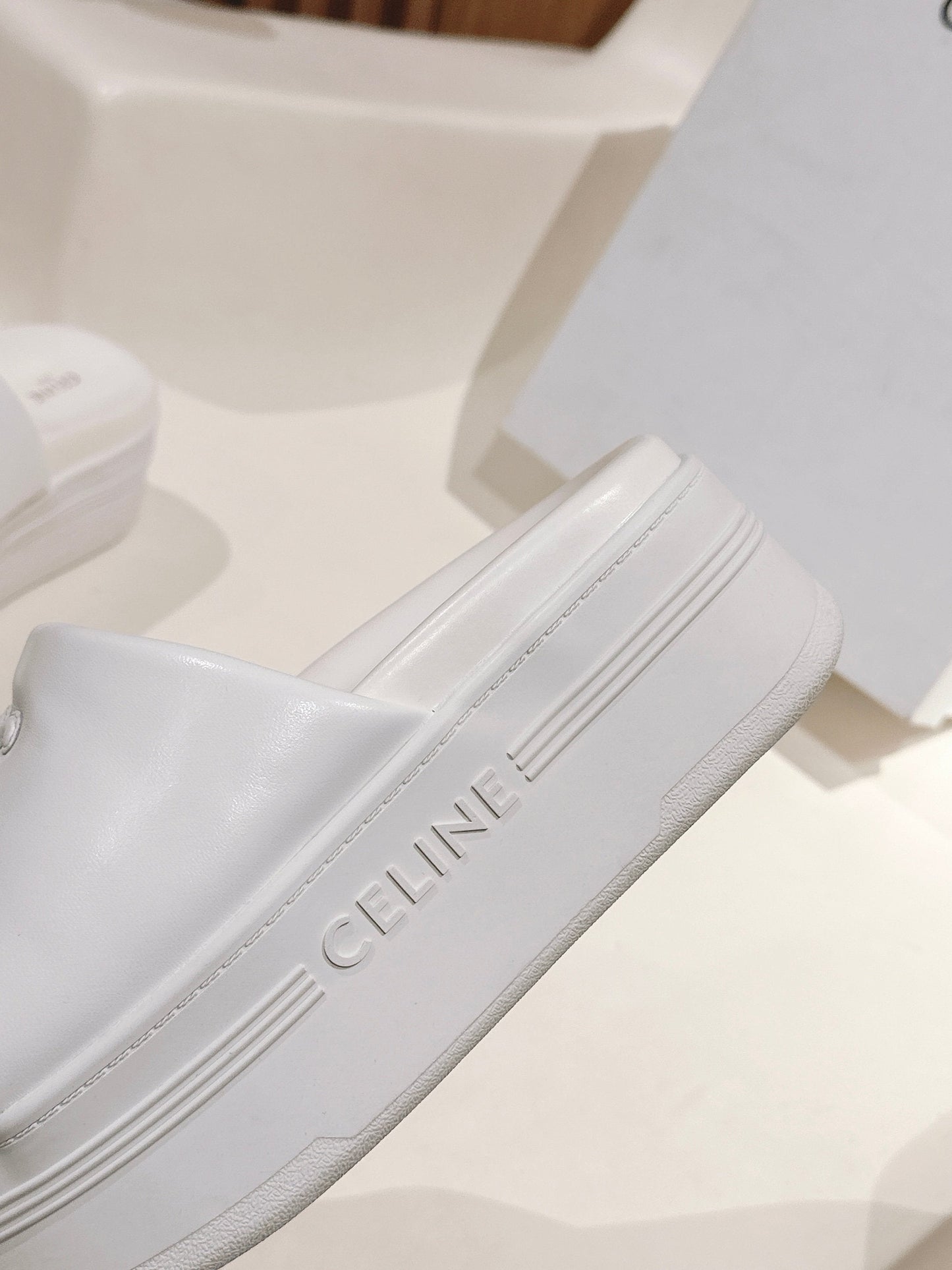 BLOCK SLIDE WITH TRIOMPHE IN WHITE SMOOTH LAMBSKIN - 35