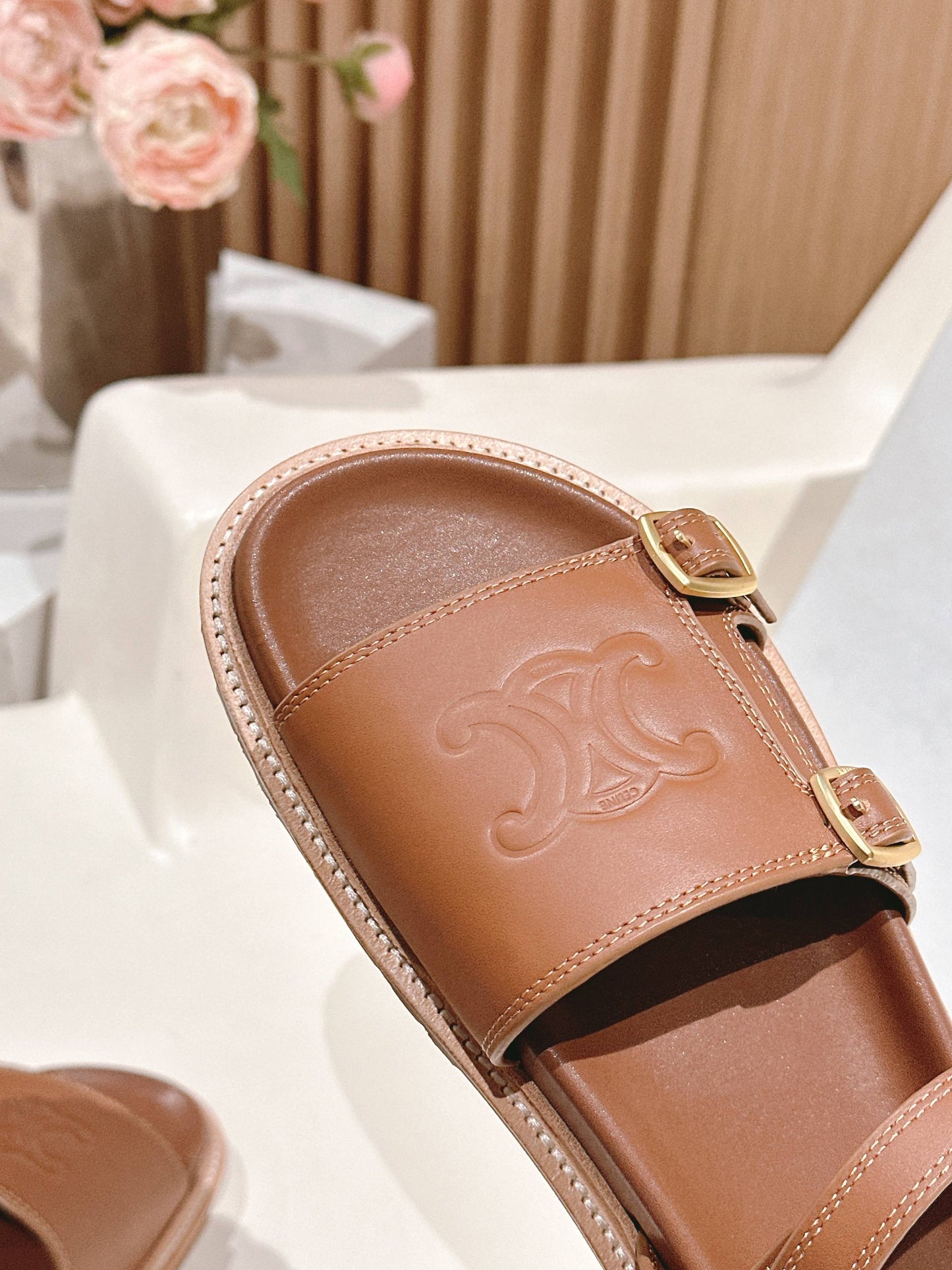 FLAT SANDALS IN RUST BROWN TRIOMPHE EMBOSSED SMOOTH CALFSKIN - 35