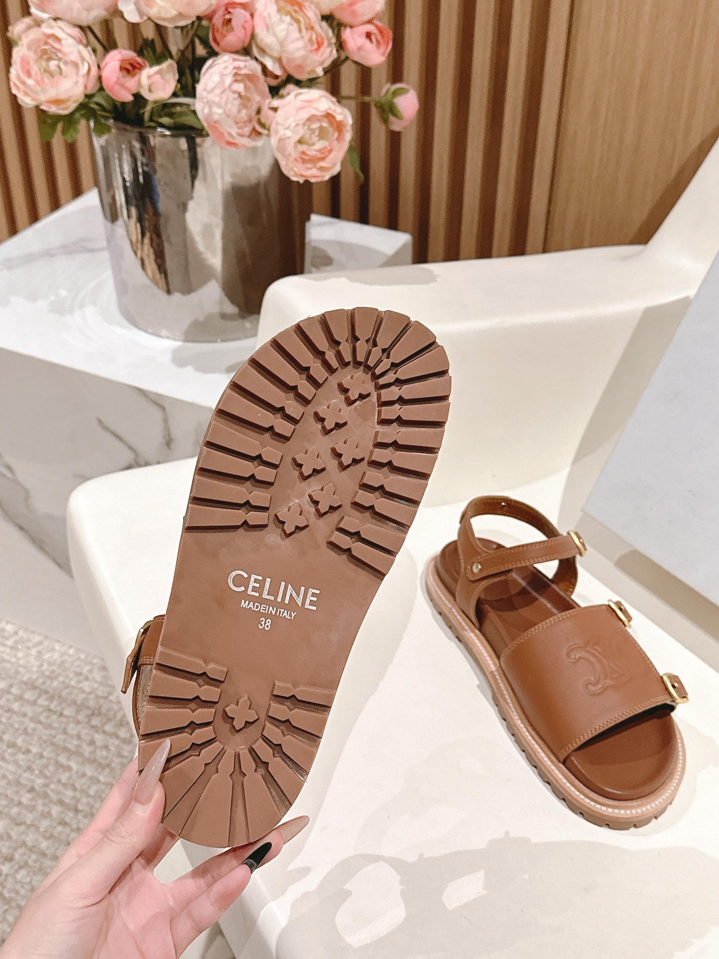 FLAT SANDALS IN RUST BROWN TRIOMPHE EMBOSSED SMOOTH CALFSKIN - 35