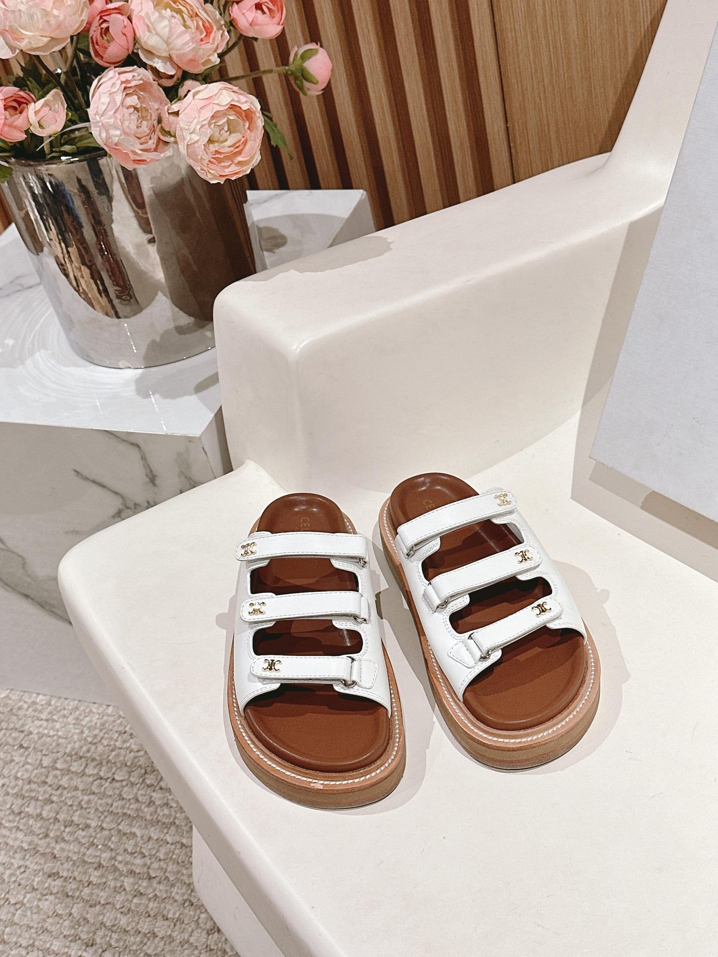 TRIOMPHE SANDALS IN WHITE CALFSKIN - 34
