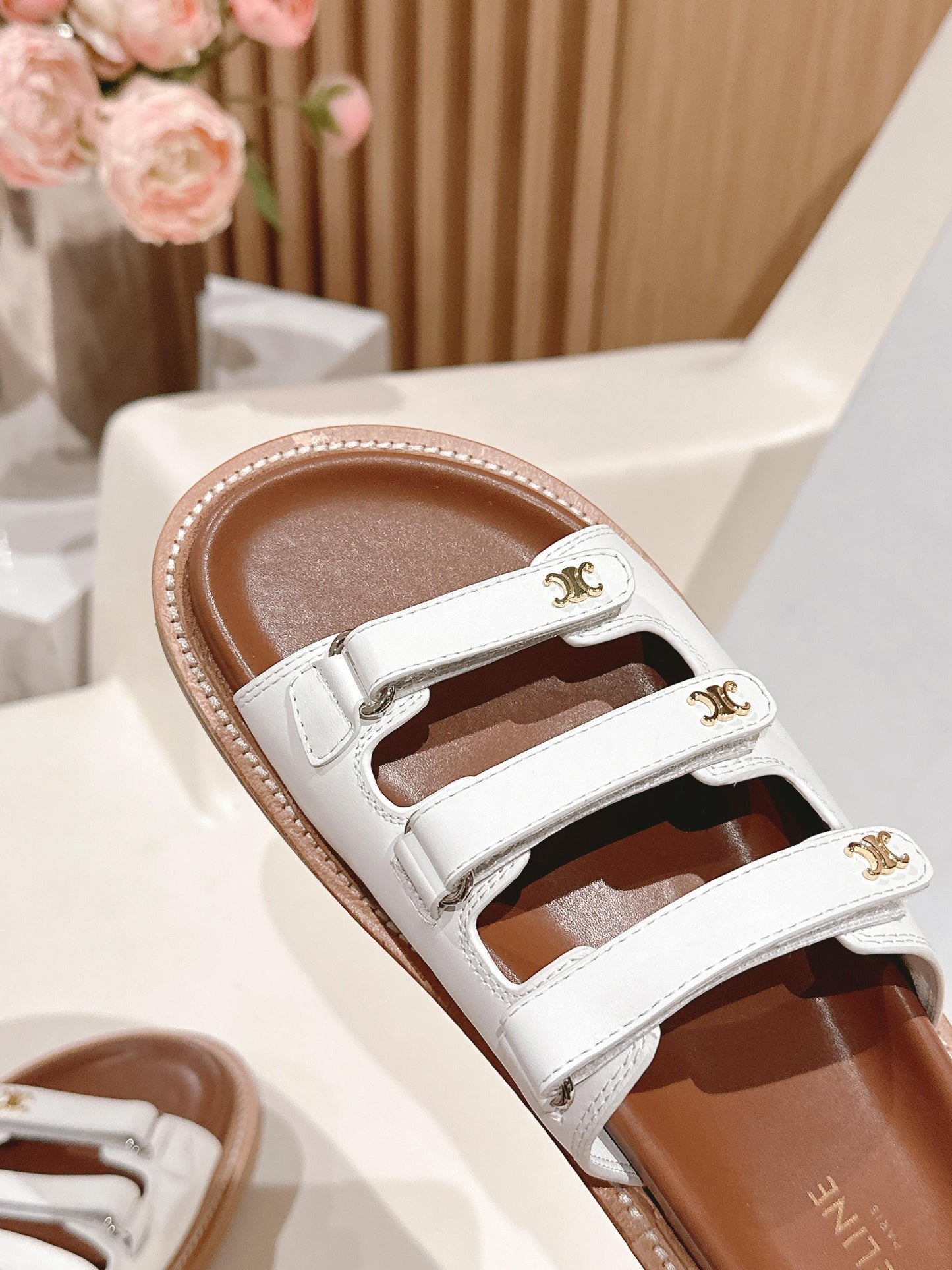 TRIOMPHE SANDALS IN WHITE CALFSKIN - 34