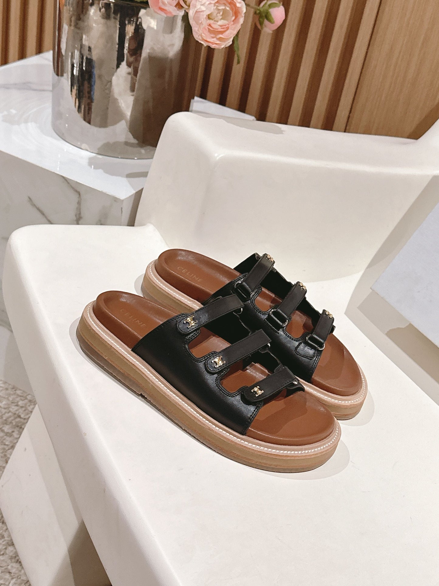 TRIOMPHE SANDALS IN BLACK CALFSKIN - 34