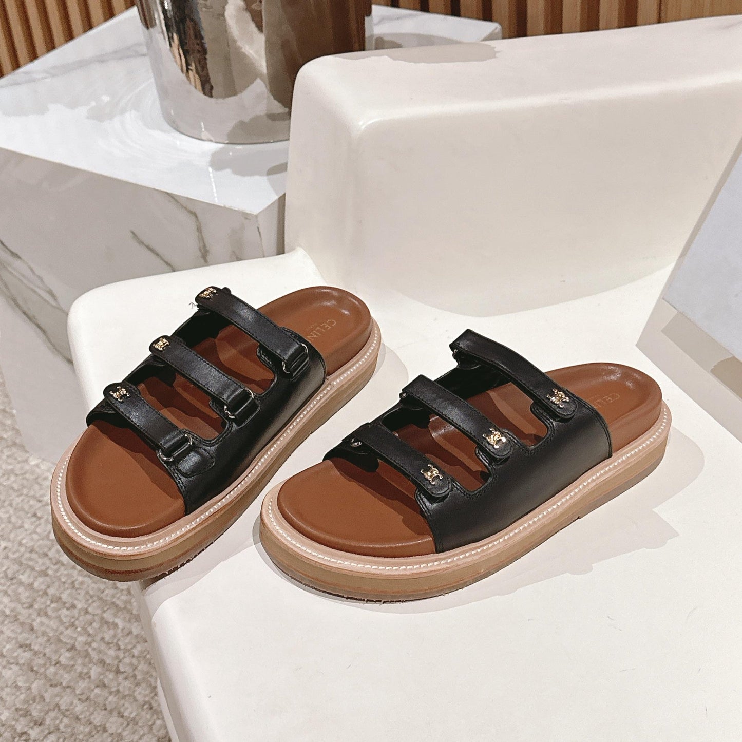 TRIOMPHE SANDALS IN BLACK CALFSKIN - 34