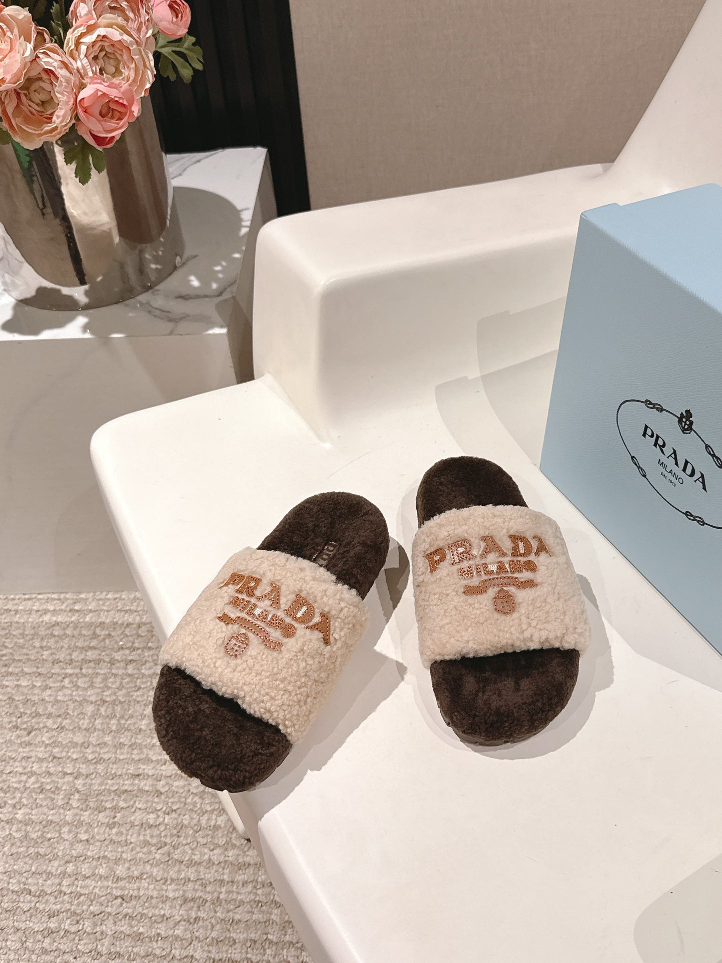 PRADA 25S FLAT MULES IN CREAM AND DARK BROWN RABBIT FUR - 35