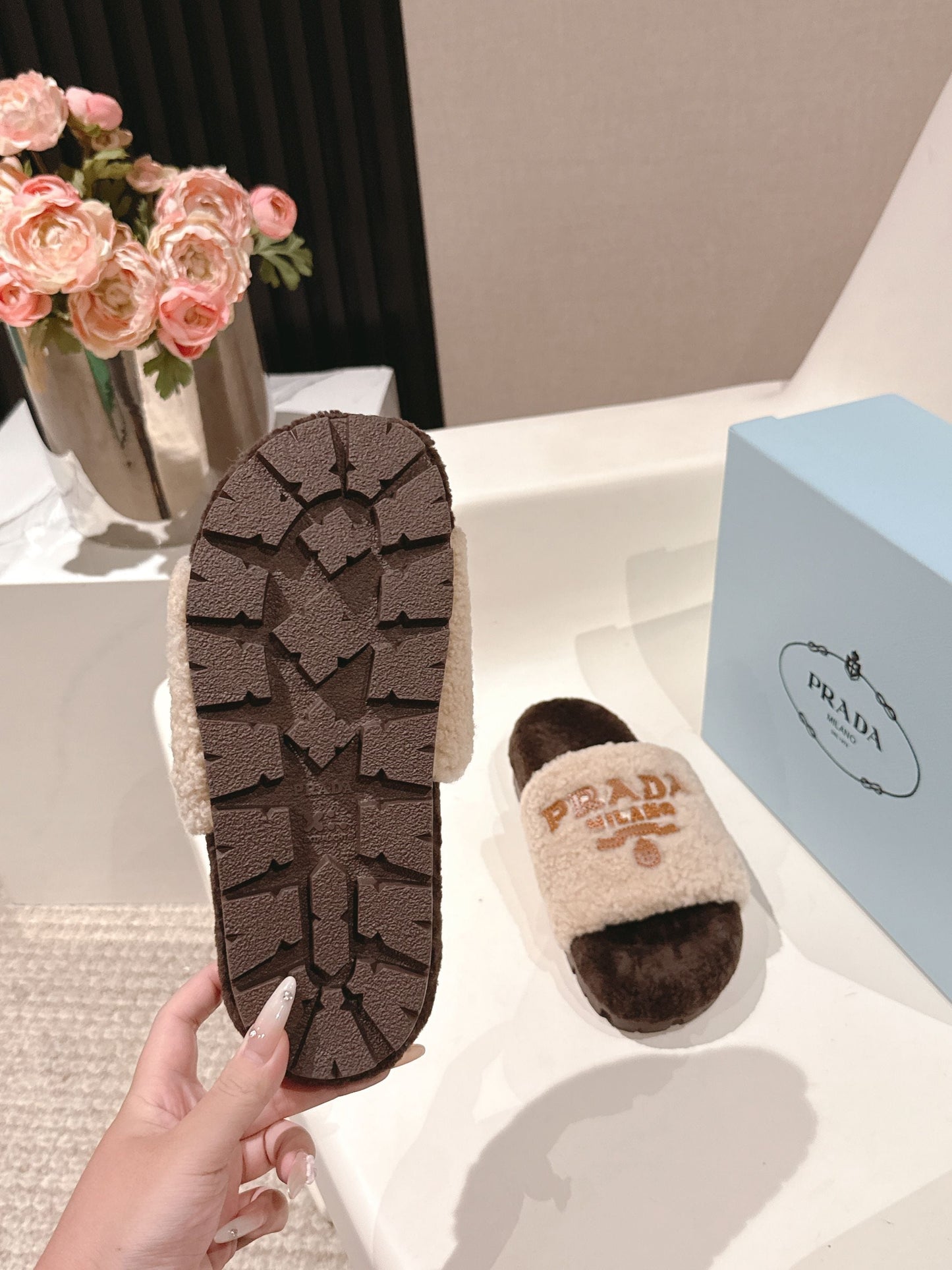 PRADA 25S FLAT MULES IN CREAM AND DARK BROWN RABBIT FUR - 35