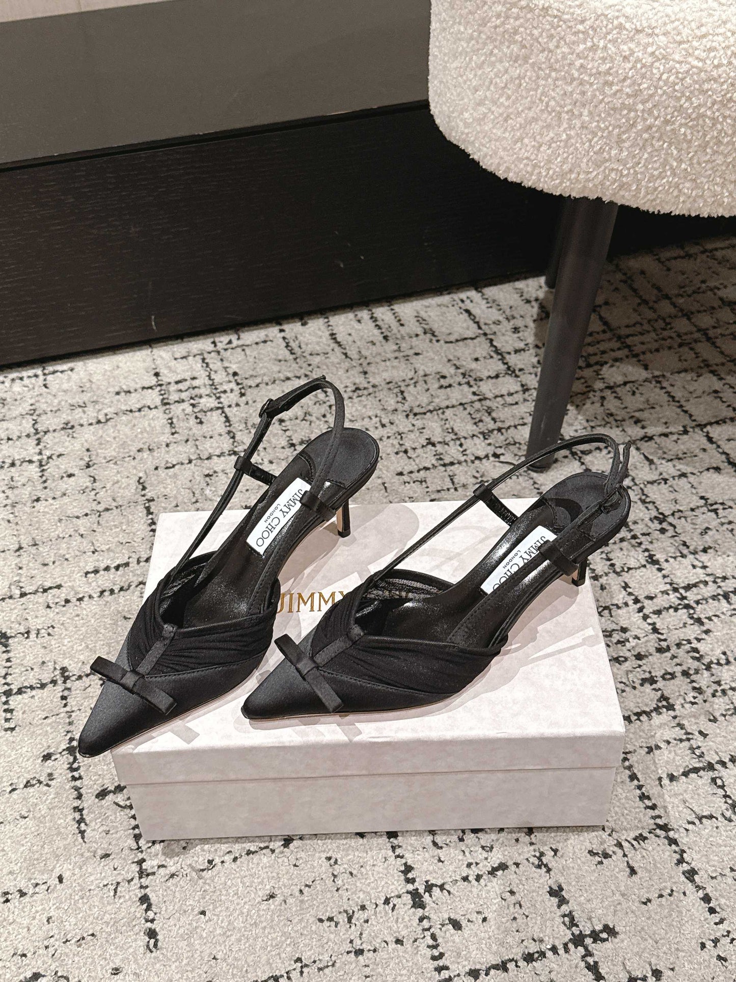 БОСОНІЖКИ JIMMY CHOO 26S НА РЕМІНЦІ З ЧОРНОЇ ТКАНИНИ, КАБЛУК 65 ММ