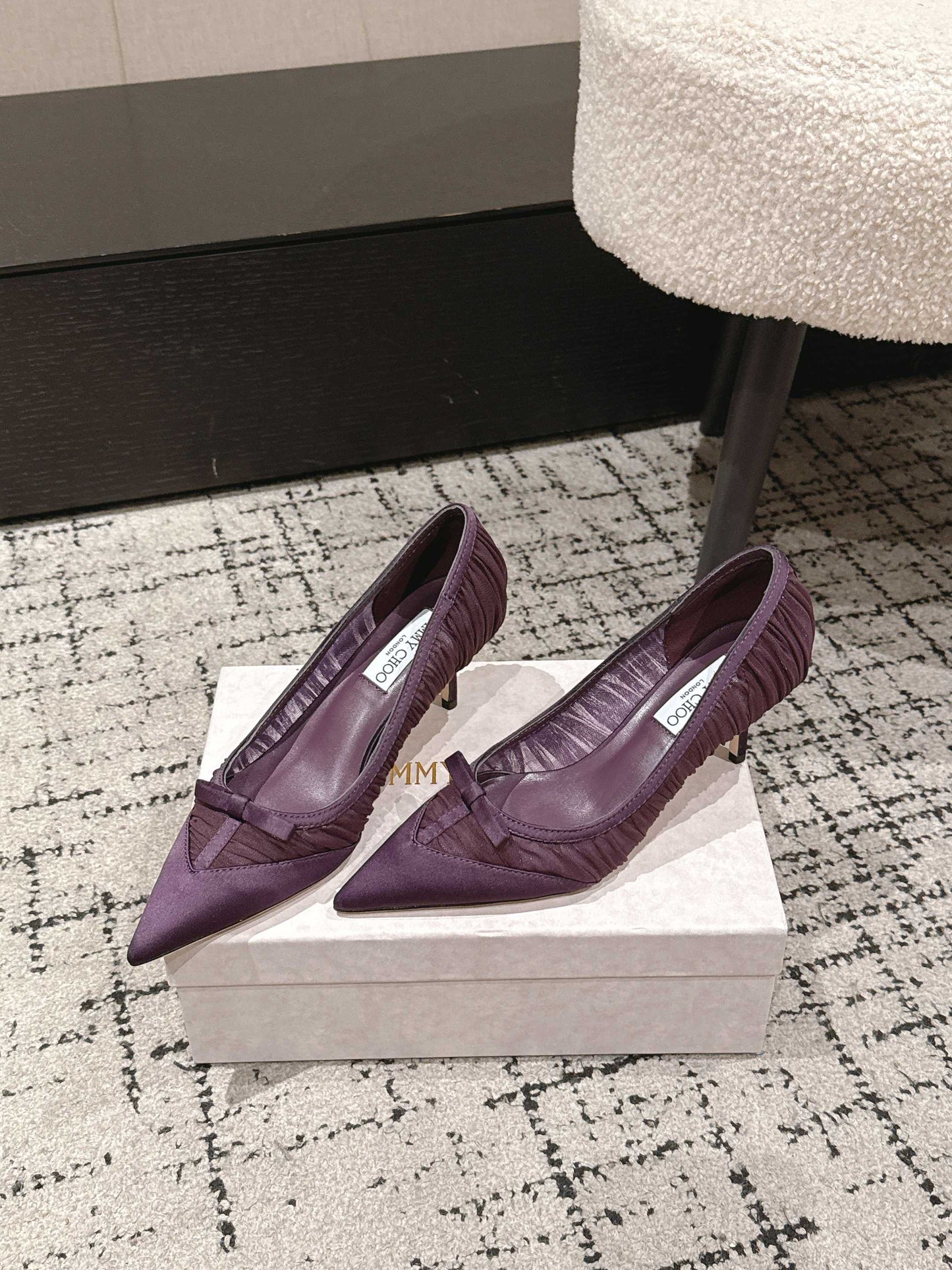 ВИСОКІ ТУФЛІ-ЧОВНИКИ JIMMY CHOO 26S НА ШПИЛЬЦІ 65 ММ З ТКАНИНИ ГЛИБОКОГО ФІОЛЕТОВОГО КОЛЬОРУ