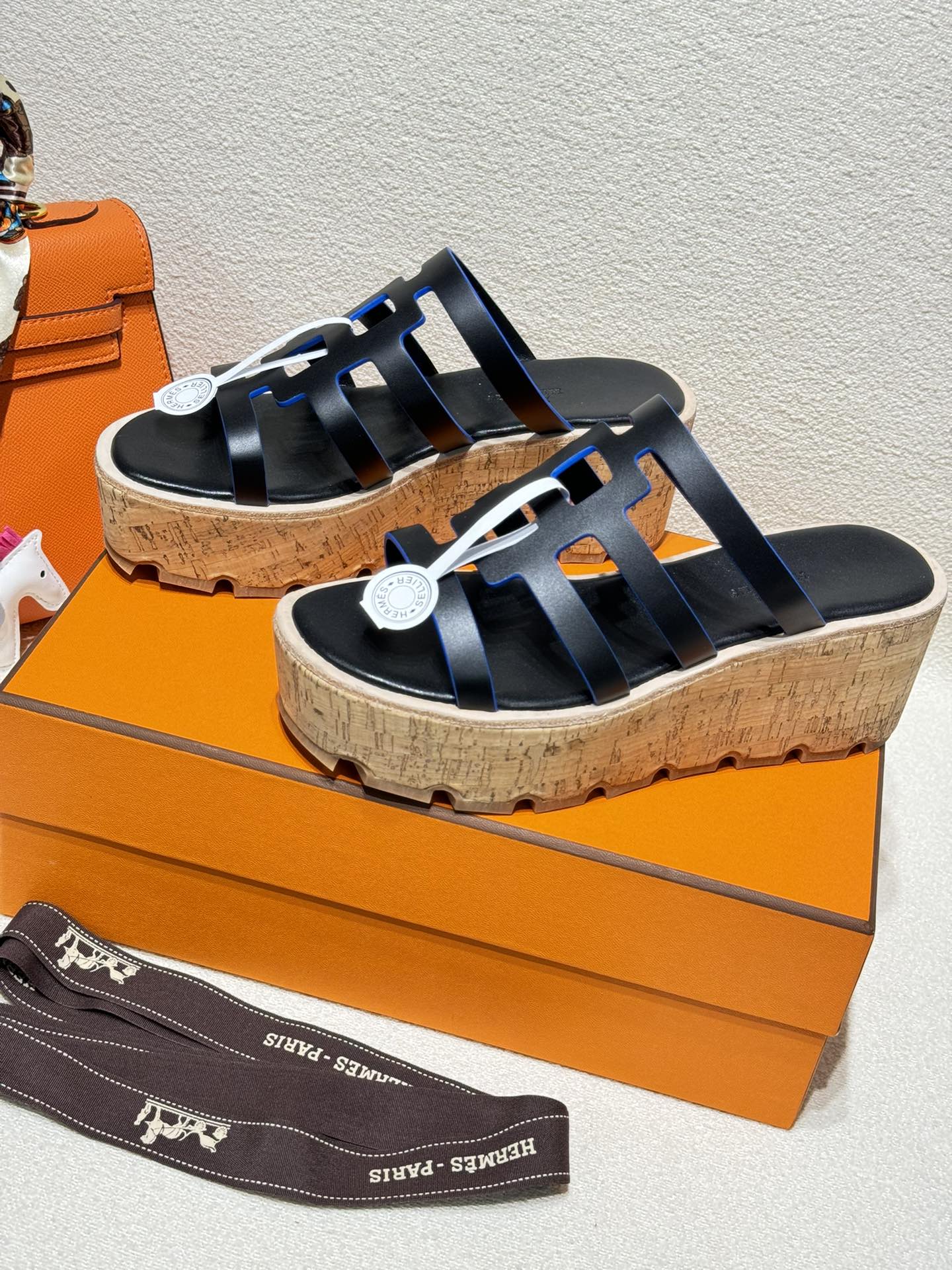 ISABELLA SANDAL BLACK CALFSKIN - 35