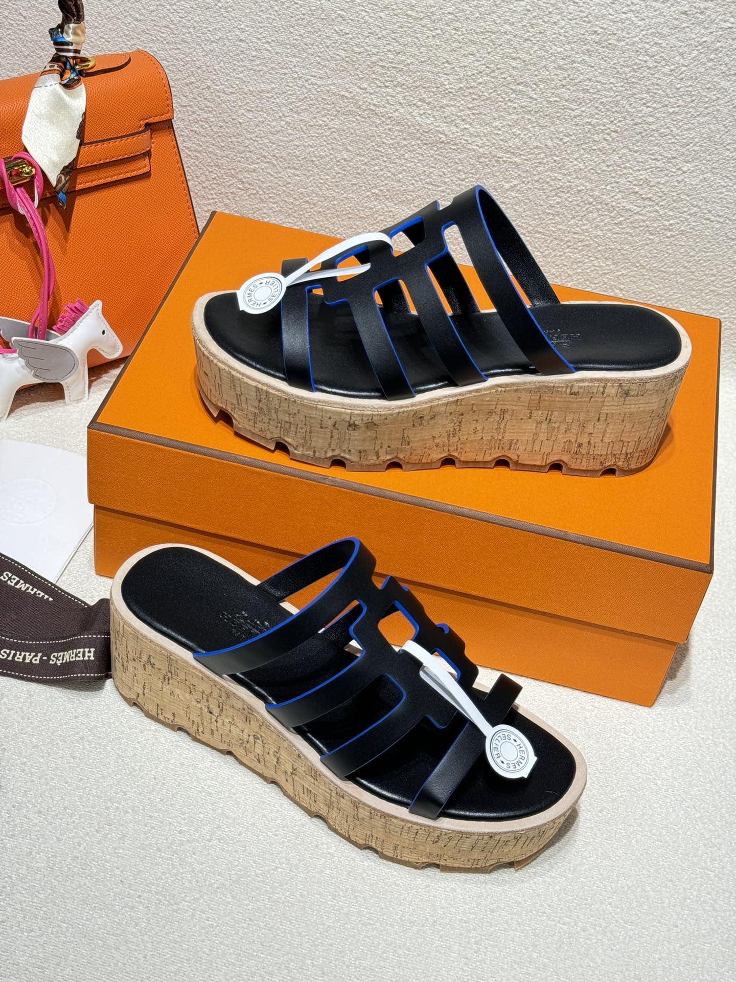 ISABELLA SANDAL BLACK CALFSKIN - 35